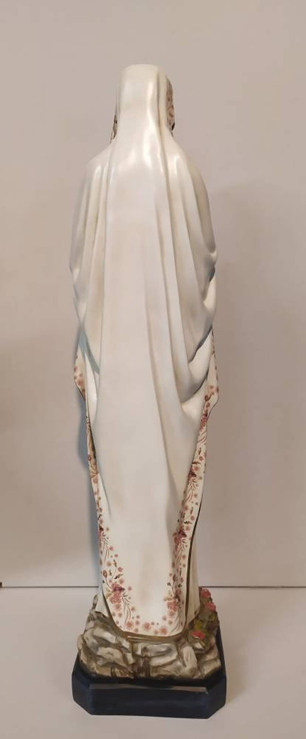 Generico Arte Sacra Caravaggio Statua della Madonna di Lourdes cm 64 (25,19 inch) realizzata in resina, decorata a mano con finitura floreale, di produzione artigianale