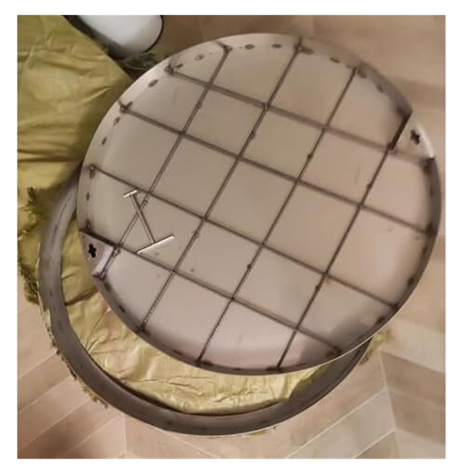 Tapa de alcantarilla de acero inoxidable de 41 cm con diseño oculto para carreteras