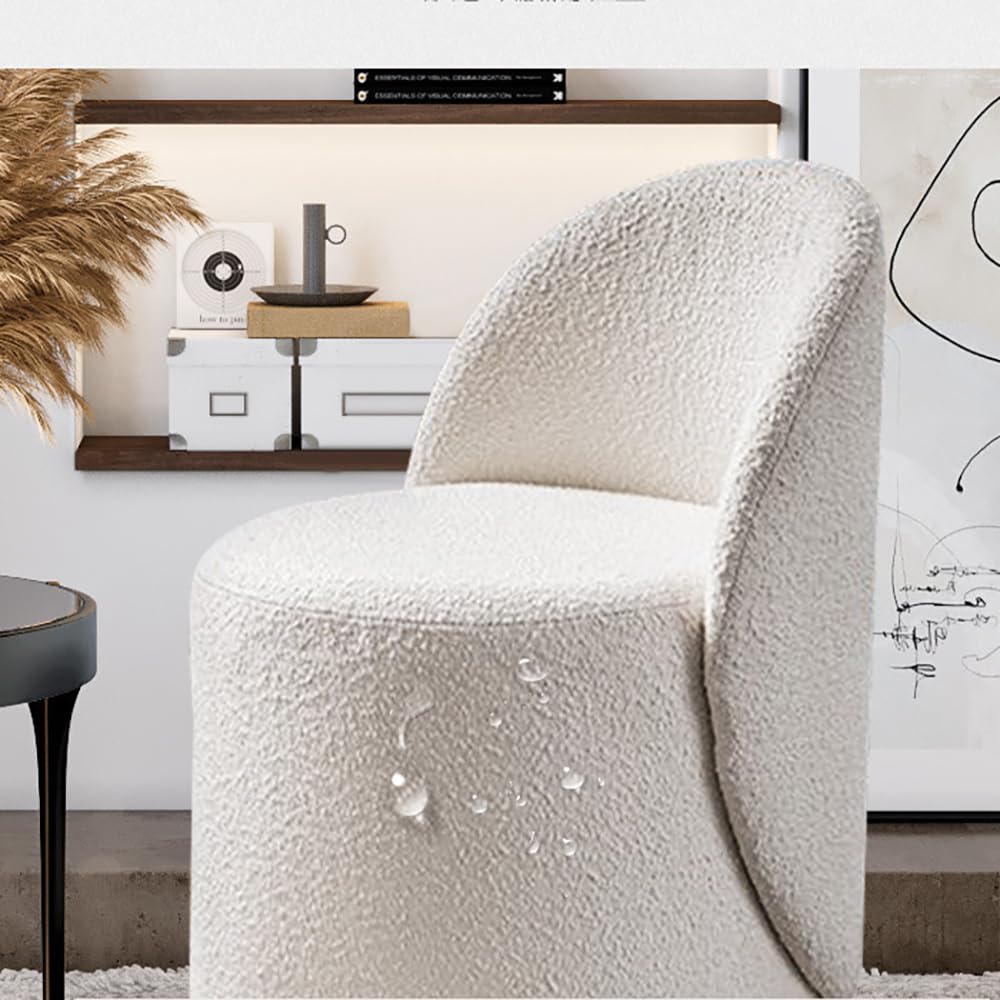Silla decorativa Boucle para crear un rincon de lectura moderno en el dormitorio