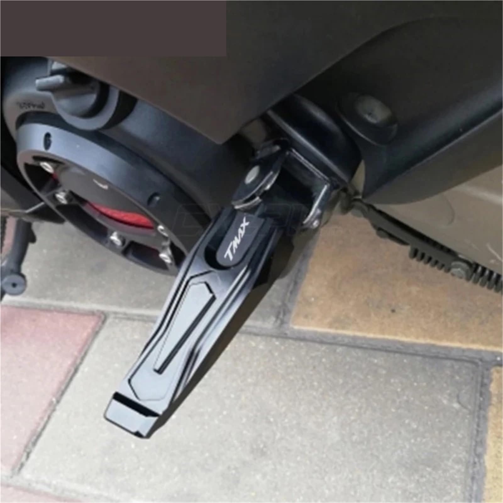 wspornik Pedały Pasuje do Yamaha 530 T-max Dx Sx 2012-2019 Tech Max 500 XP500 560 2019-2023 tylne podnóżki spoczywa podnóżki pasażera(Red)