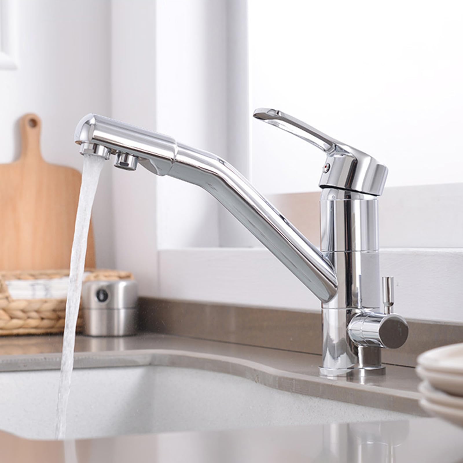 Filtre à eau intégré sur ce mitigeur monocommande 3 en 1 pour une eau pure