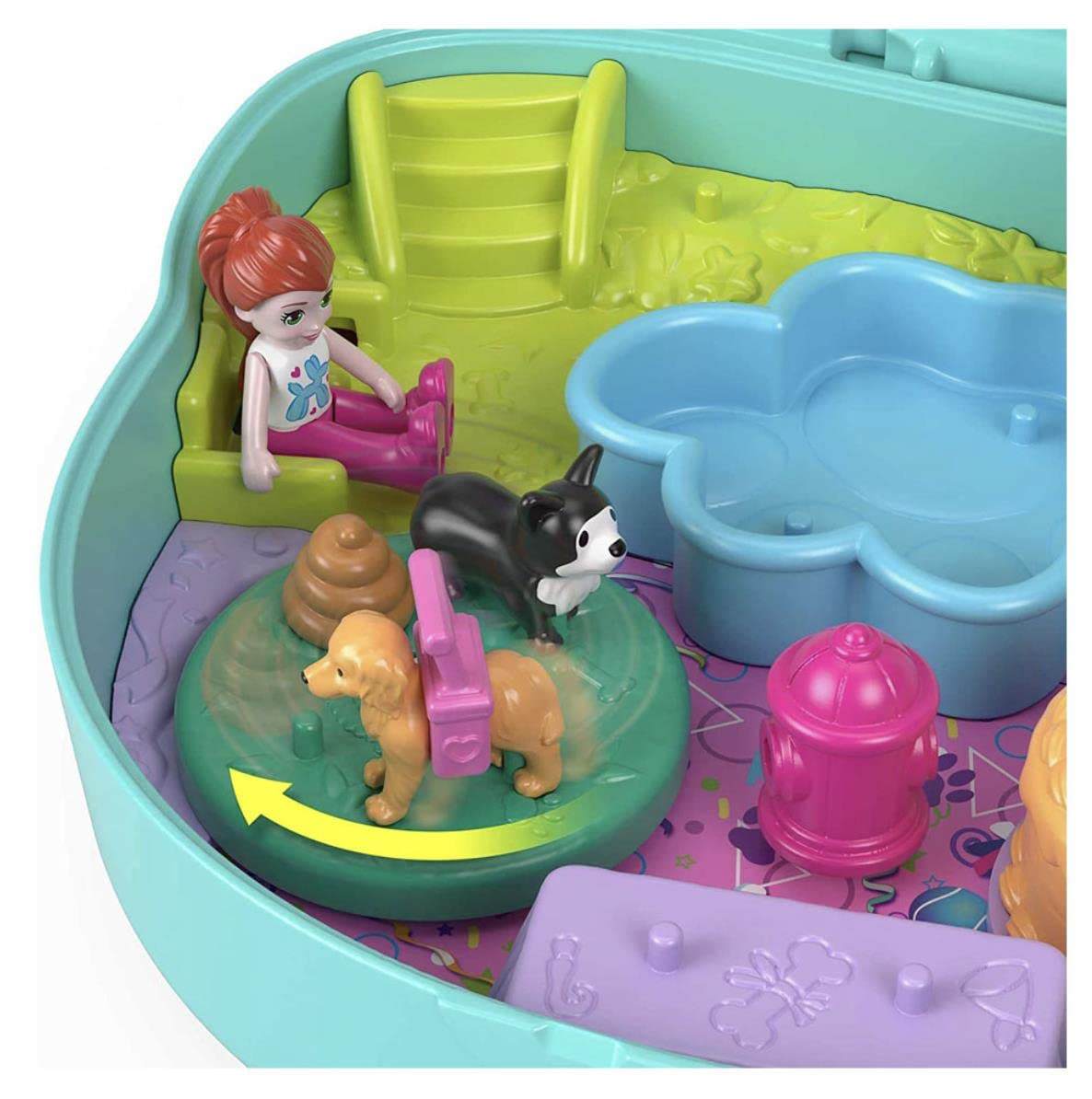 Polly Pocket - Cofanetto Il Compleanno del Cagnolino, playset con 2 micro bambole e 14 accessori, giocattolo da viaggio tascabili, giocattolo per bambini 4+ anni, HKV30