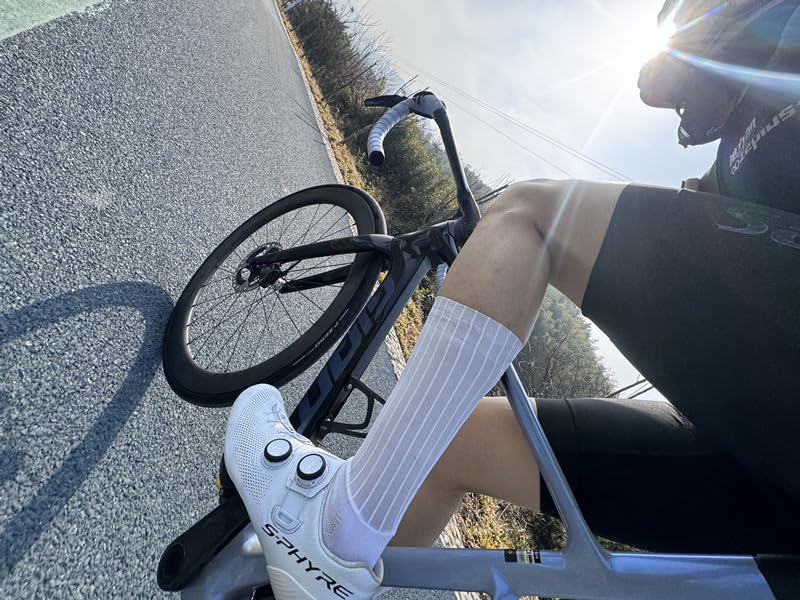 Mens &Womens Aero Cycling Compression Socks With Anti slip Silicone Breathable Mesh Socks One Sizes (Three-dimensional, polyester 1)2