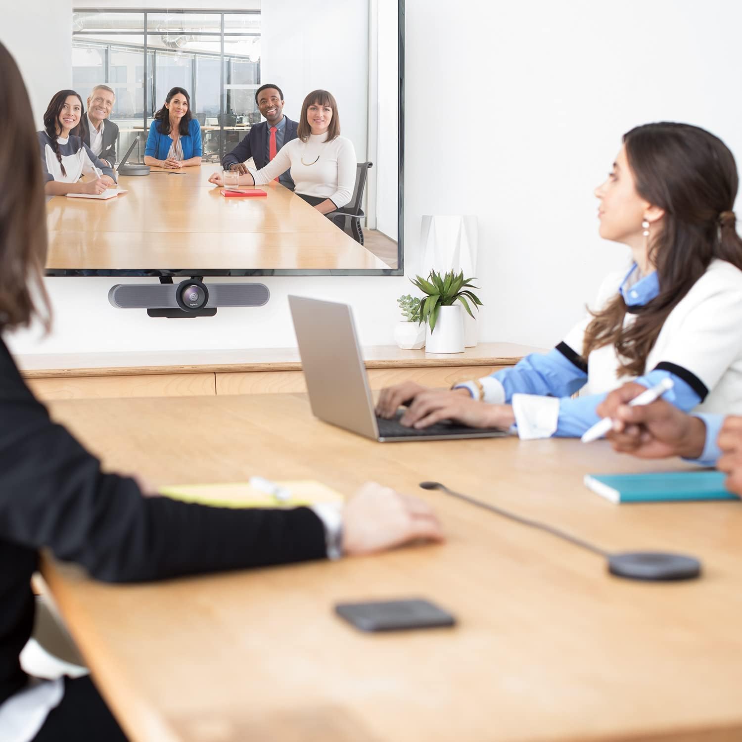 Logitech MeetUp 4K Ultra HD Cámara para conferencias negra