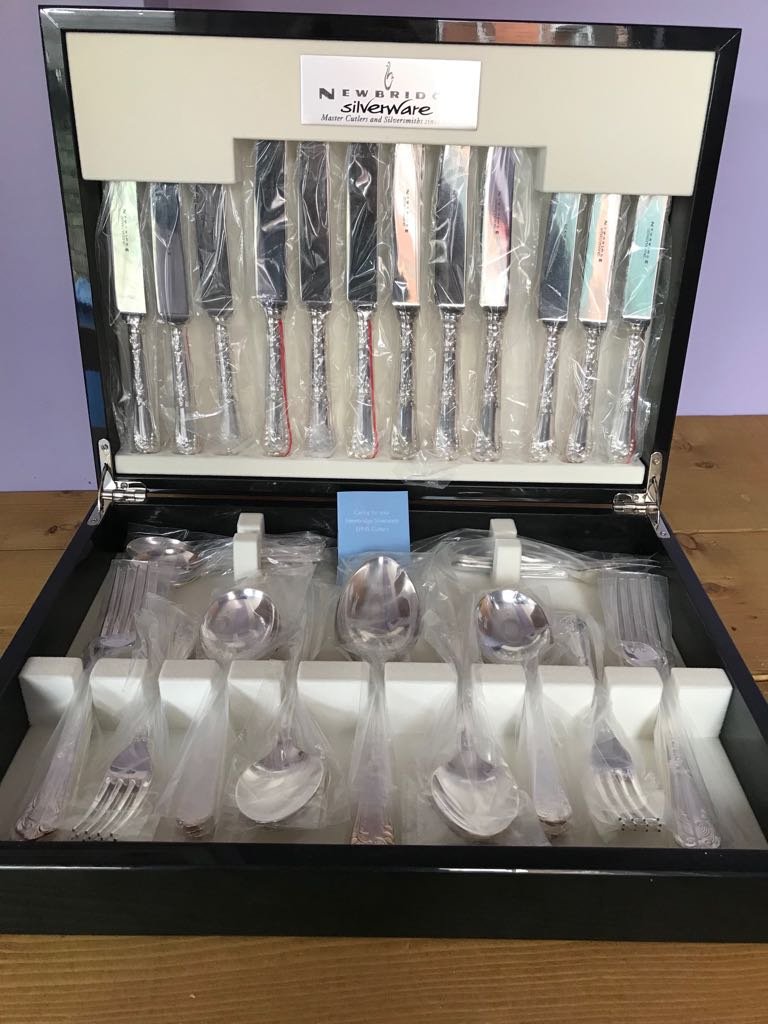 Newbridge SilverwareNova Stainless Steel 44 Piece Cutlery Gift Set