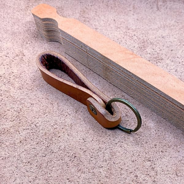 SCHWEGLER.online Schlüsselanhänger Leder personalisiert 4 mm braunes Rindsleder handgefertigt mit individueller Gravur