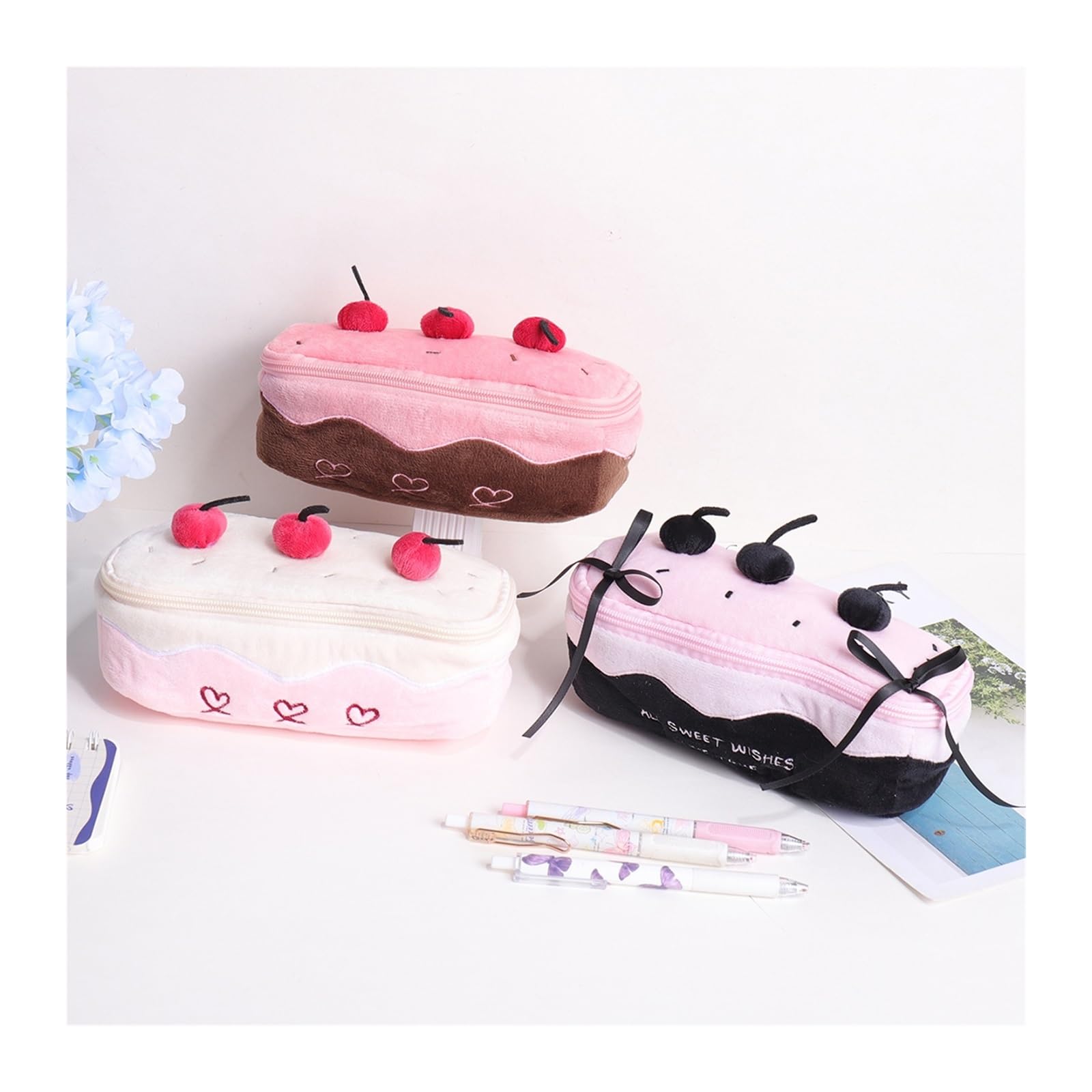 Borsa portapenne in peluche con ciliegia for l'ufficio scolastico | Grande capacità, design for torte, decorazione multifunzionale e carina(Black)