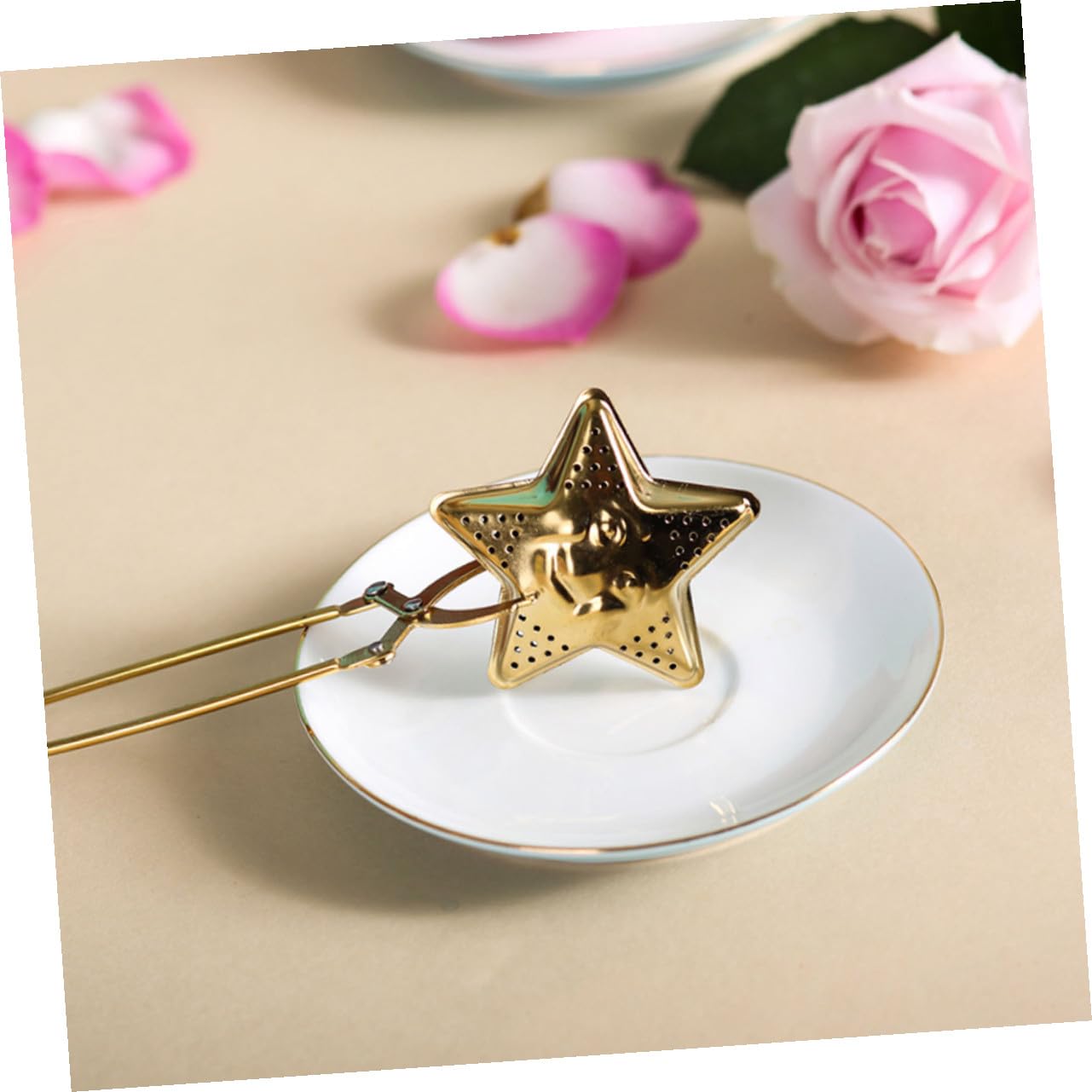 jojofuny Filtre à Thé en Acier Inoxydable Doré avec Motifs Étoiles et Lune, Infuseur Léger et Solide pour Thé en Vrac, Accessoire pour Infusion à Domicile