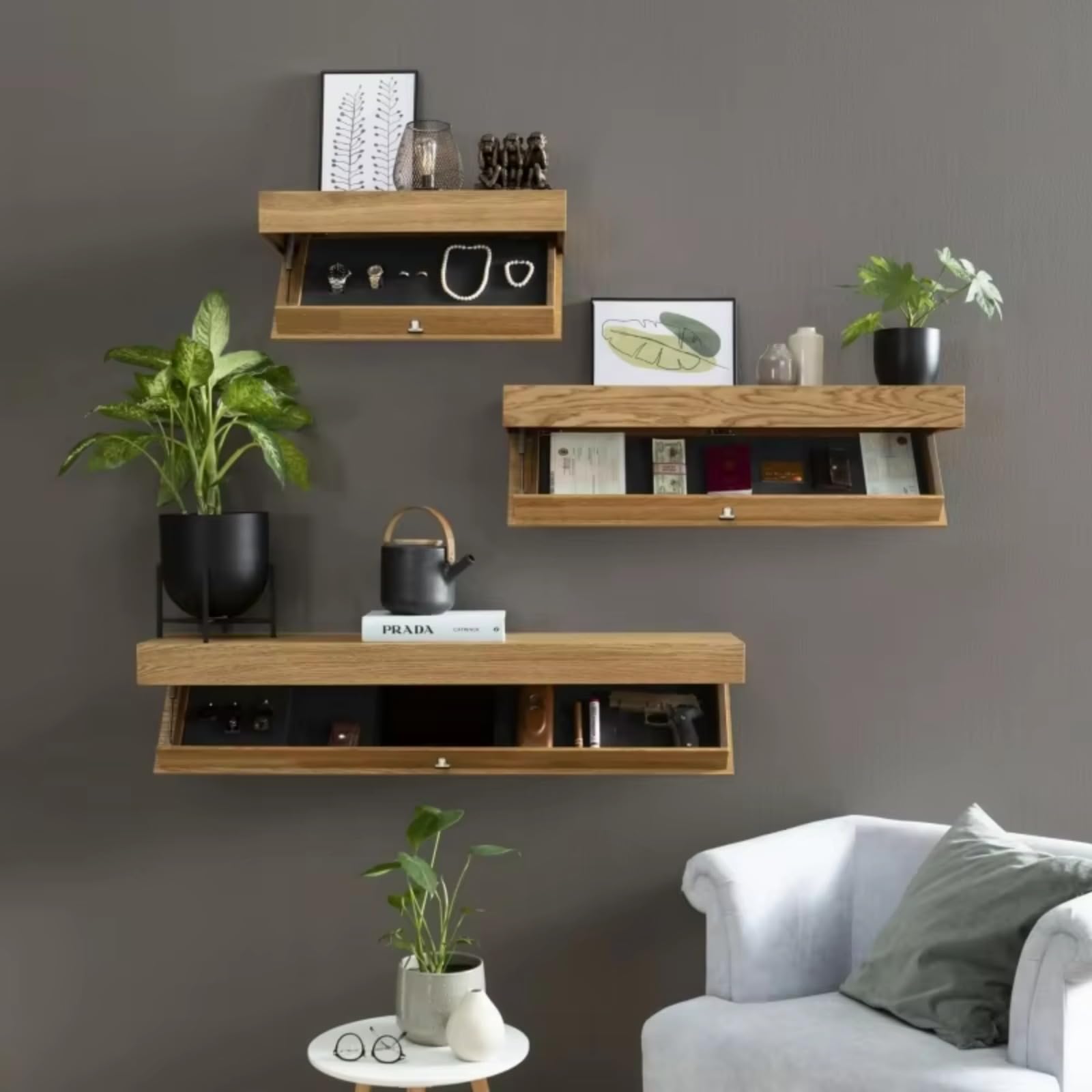 Moderno scaffale sospeso con cassetto segreto, elegante soluzione di archiviazione nascosta, mensola da parete in legno per soggiorno, camera da letto, ufficio, rifugio segreto bianco.