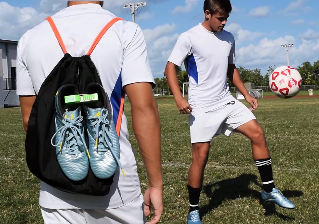 Klips do obuwia Klitch zawiesza buty sportowe na każdej torbie