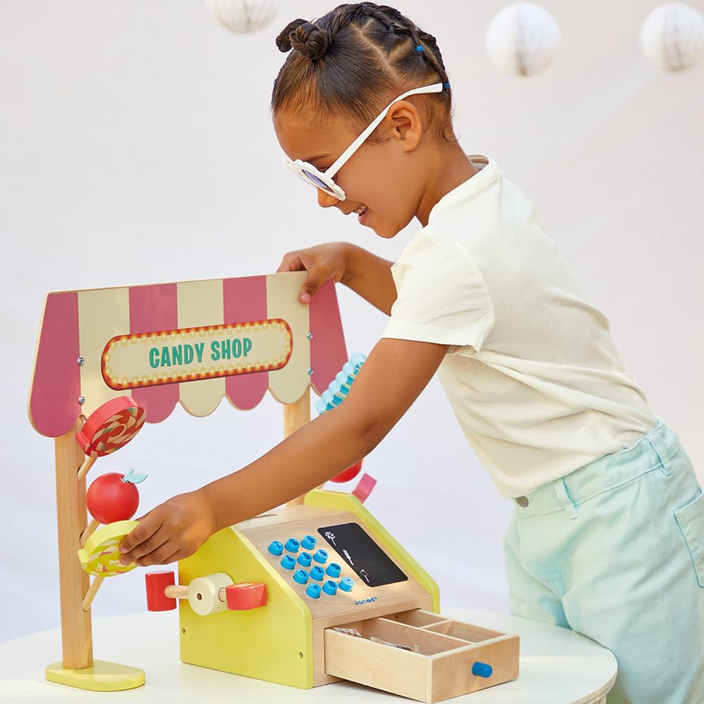 Janod - Tienda Infantil Applepop - Juego de Imitación con Caja Registradora - 19 Accesorios - Estimula la imaginación - Juguete de Madera FSC - Pintura al Agua - A Partir de 3 Años, J03350