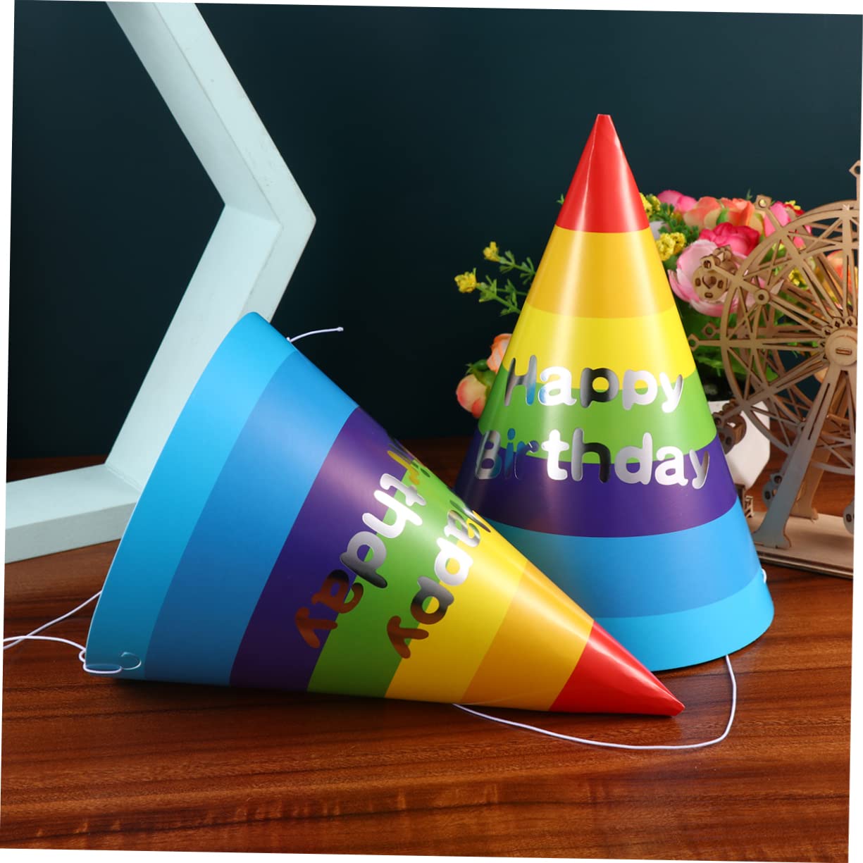 Cappello 50 Arcobaleno per Ragazzo Triangolare Ragazza Pezzi in Carta | Festa Compleanno, Stile Fashion Decorativo, Comodo da Indossare, Tiene Saldo Sul Capo, per Foto