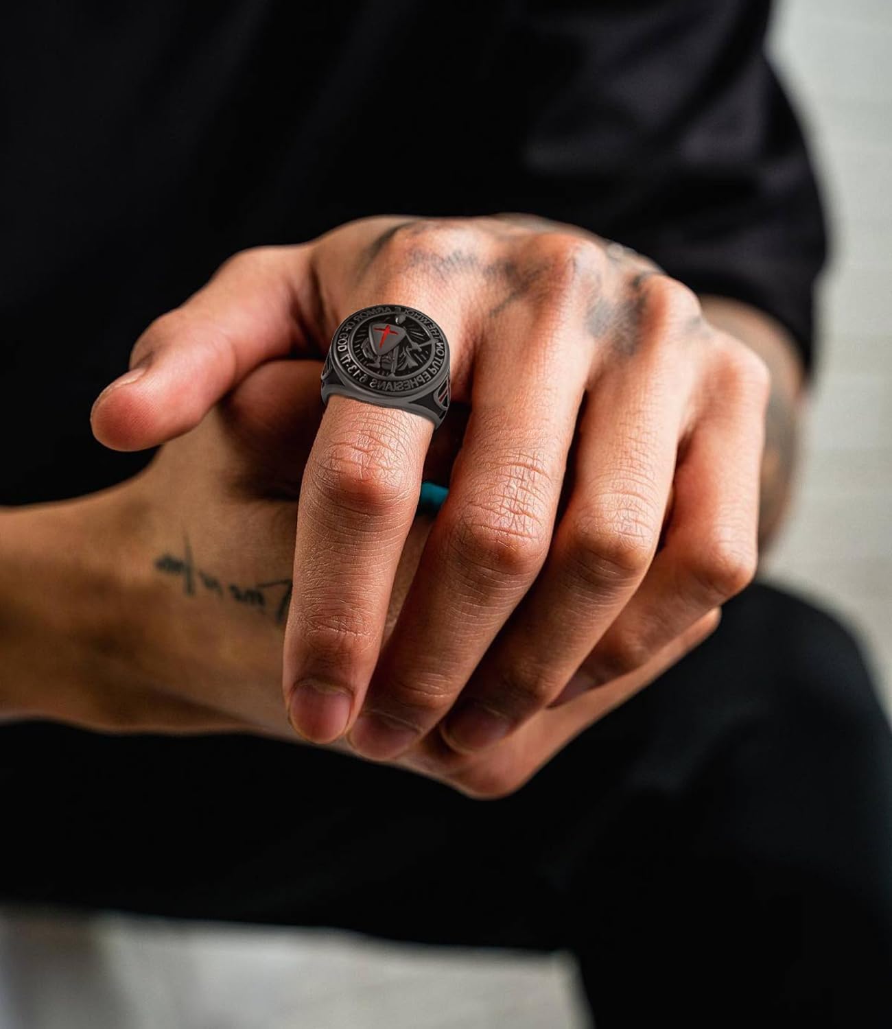 Knights Templar Put On The Whole Armor of God Ephesians 6:13-17 Red Cross Design Mens Stainless Steel Christian Signet Black Ring