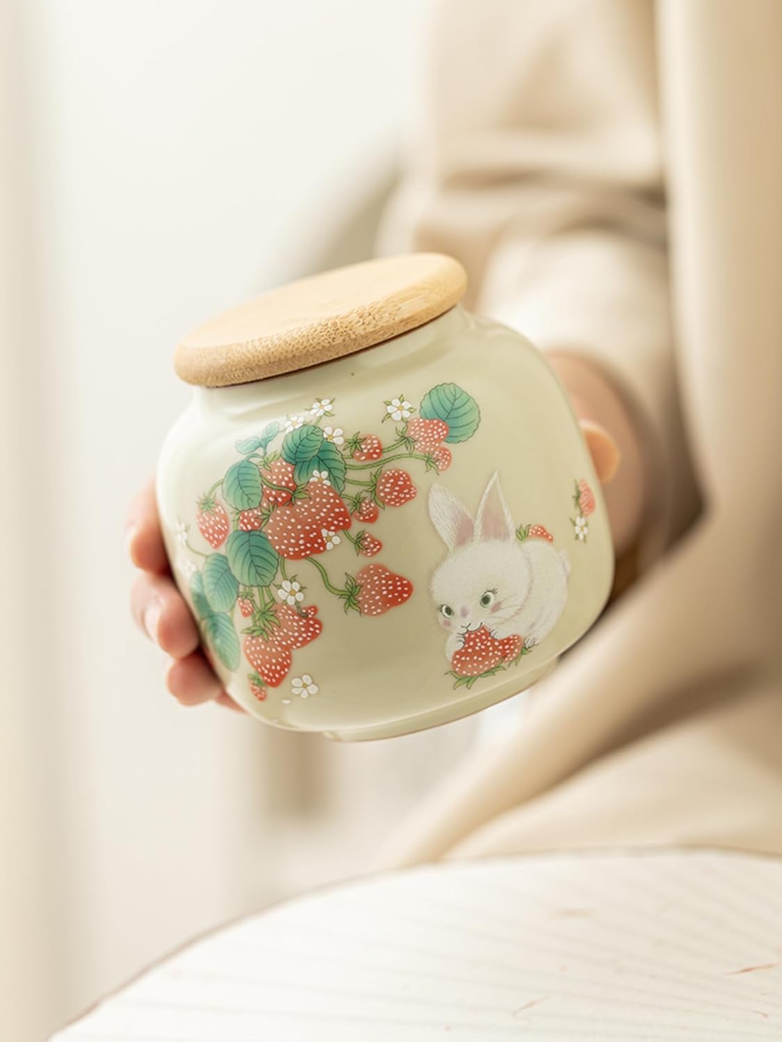Ru Kiln Strawberry Rabbit Tea Canister, 200ml 6.8oz, Storage Tank Sealed Storage Tank Tea Storage Caddy
