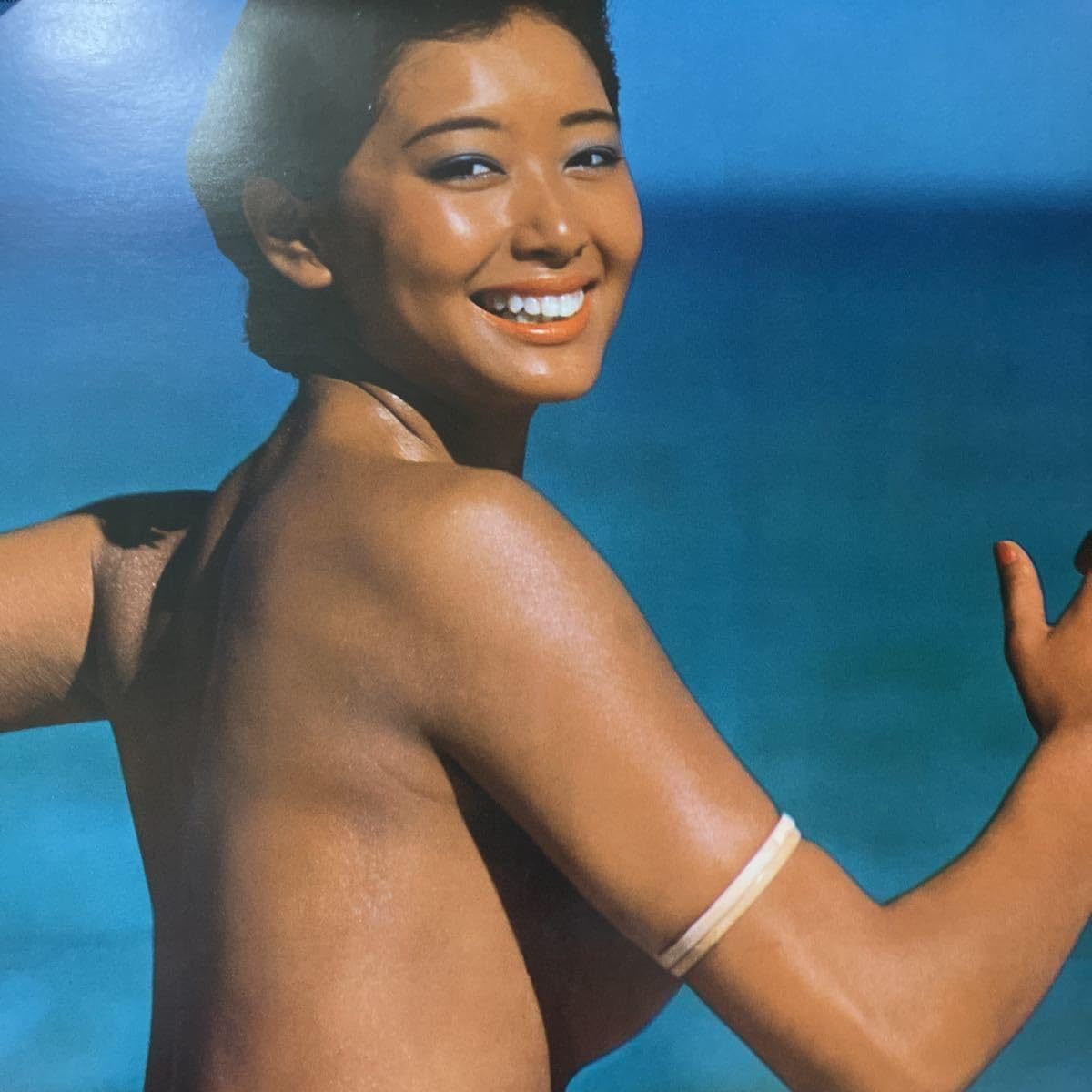 夏目雅子 カネボウ化粧品 B2 手ブラ水着ポスター　昭和アイドル Amazon.co.jp: 夏目雅子 カネボウ化粧品 B2手ブラ水着ポスター