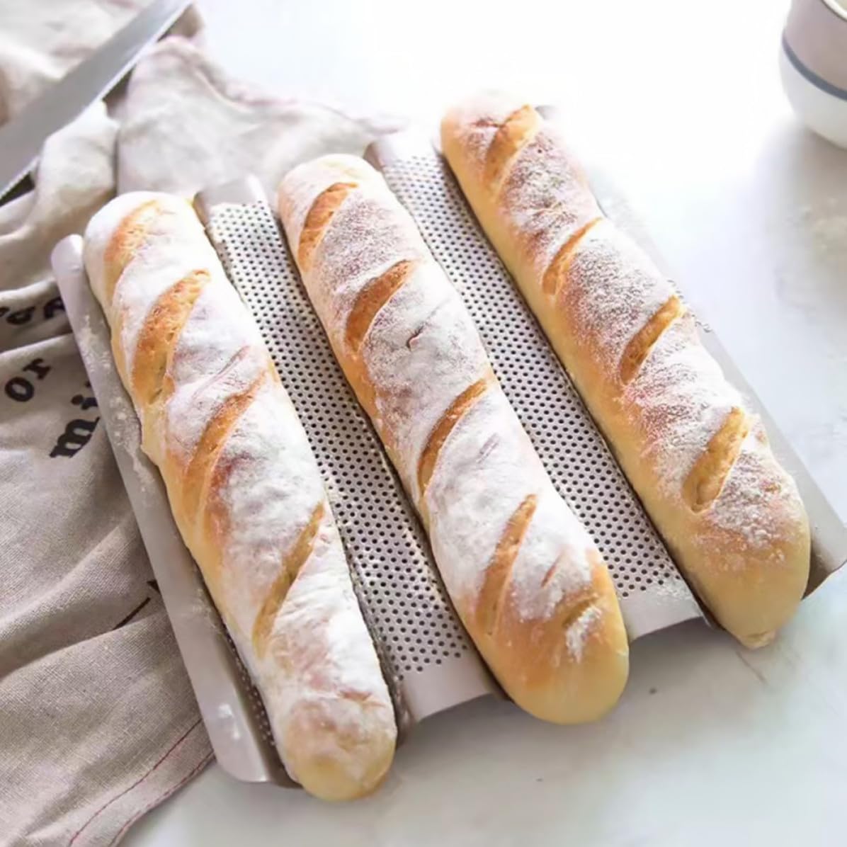 iplusmile Moule à Français en Acier Carbone Doré Antiadhésif 2 Pièces 3 Fentes Perforées pour Cuisson de Baguettes Croustillantes à Domicile