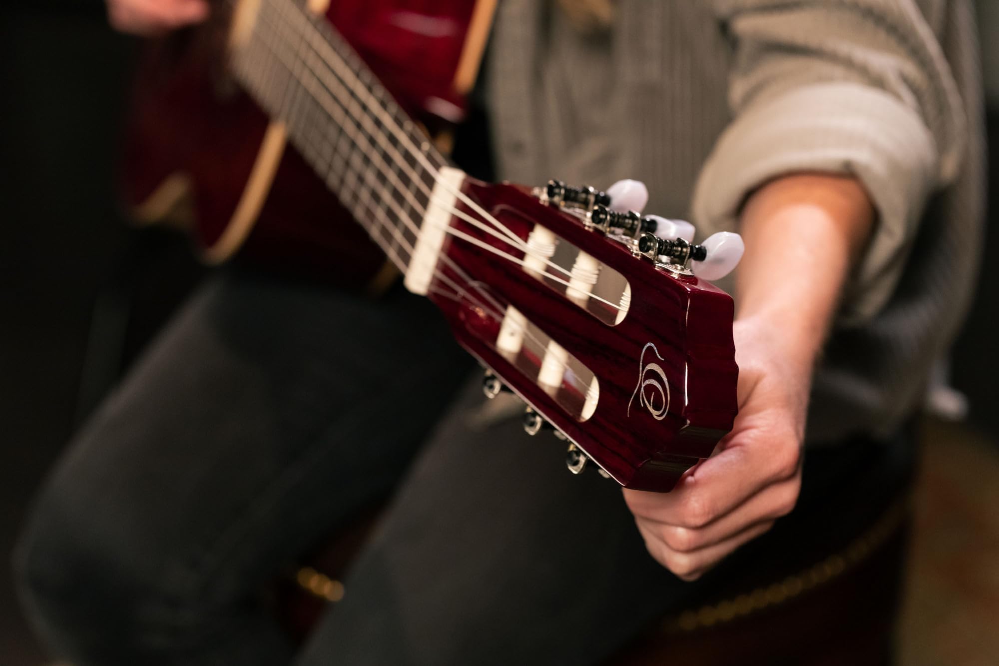 Ortega Guitars Chitarra Concerto Rossa Misura Standard - Serie Family - include Gig Bag - mogano/top in abete (R121WR)