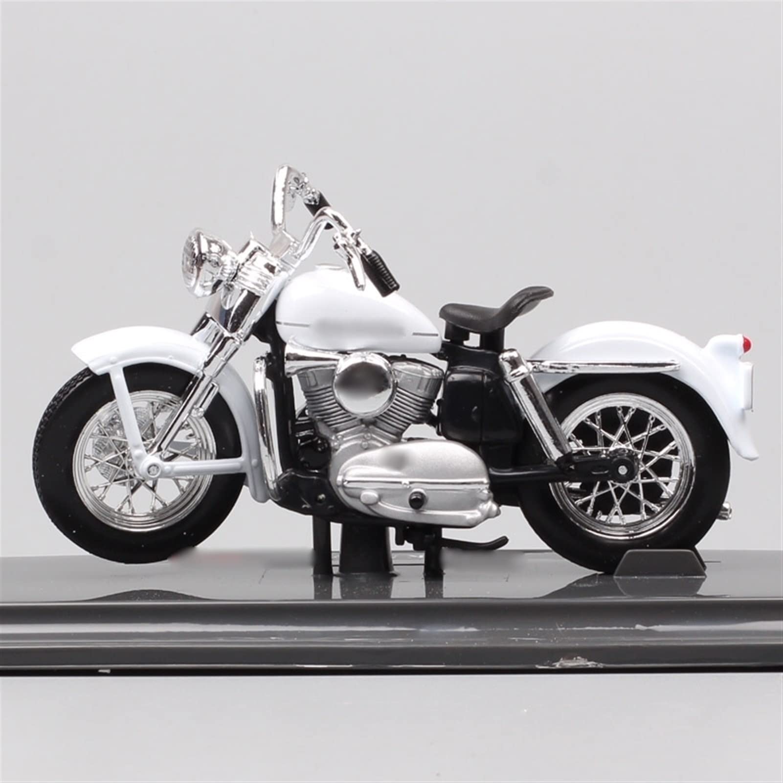 Moto de collection H&Arley K 1952 en métal moulé avec finitions haute précision échelle 1/18