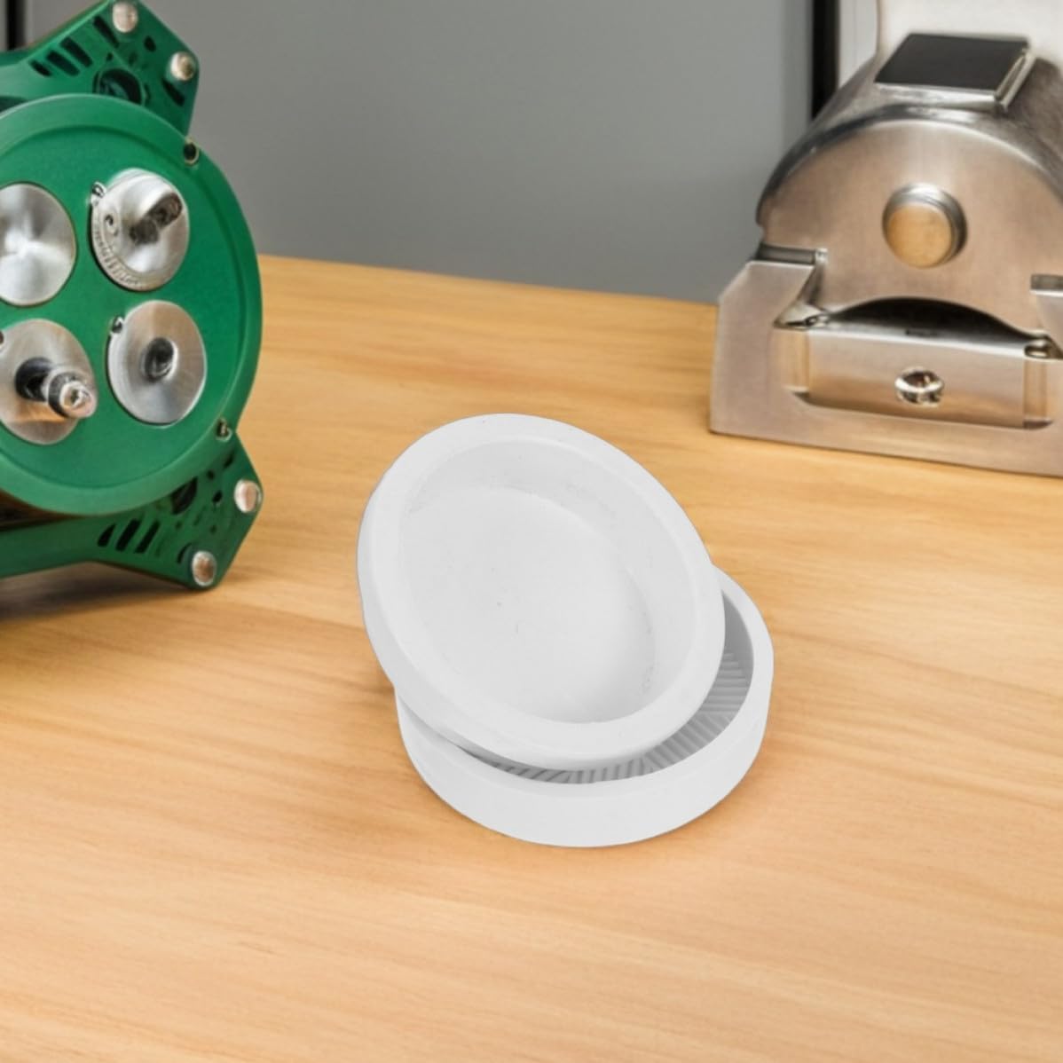 2pcs Manual Grain Grinder for Wheat and Grains White Plastic