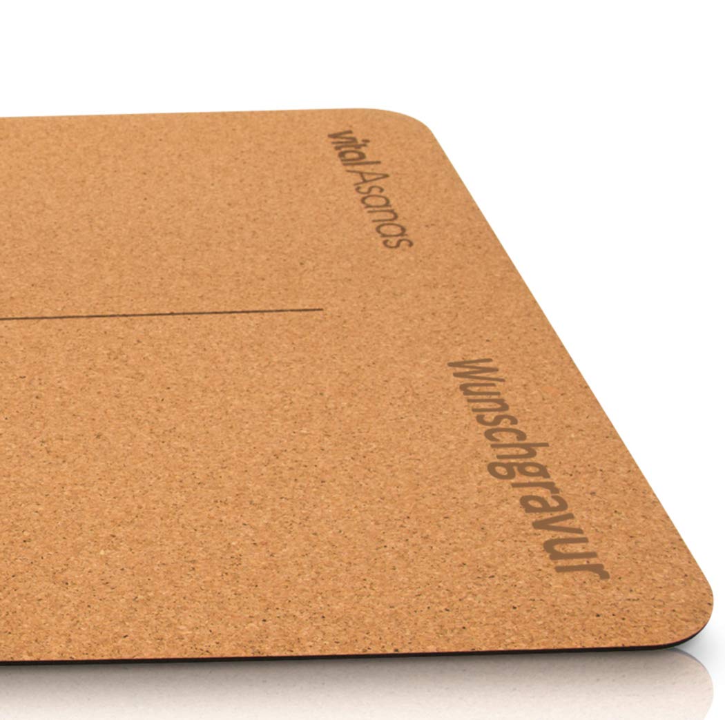 Personalisierte Premium Yogamatte Hochwertige rutschfeste Fitnessmatte mit praktischem Tragegurt - aus natürlichem Rohstoff, 100% Natur Kork - Gymnastikmatte für Yoga Pilates- mit Deiner Wunschgravur