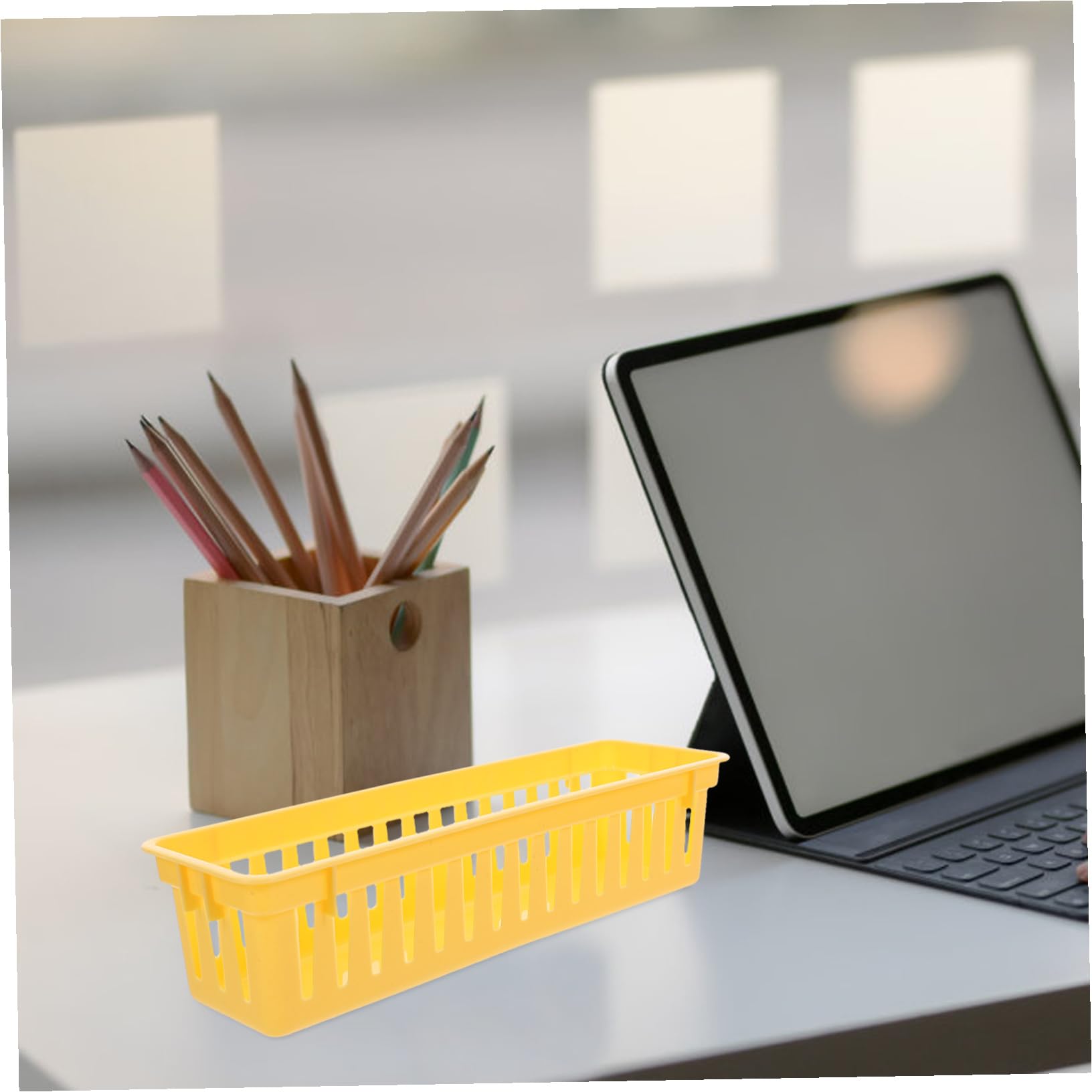 PLAFOPE 12 Pezzi Cesti Organizer Rettangolari Colorati per Scrivania Portapenne e Matite in Plastica Leggera Ampio Spazio Compatto per Ufficio Scuola e Studio
