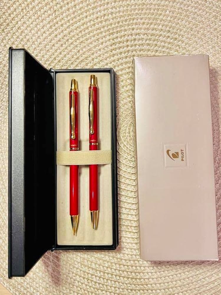 廃盤　パイロット　カヴァリエ　ボールペン 旧型　レッド　ブルー 61NK2TZ9-LL._UF894,1000_QL80_.jpg