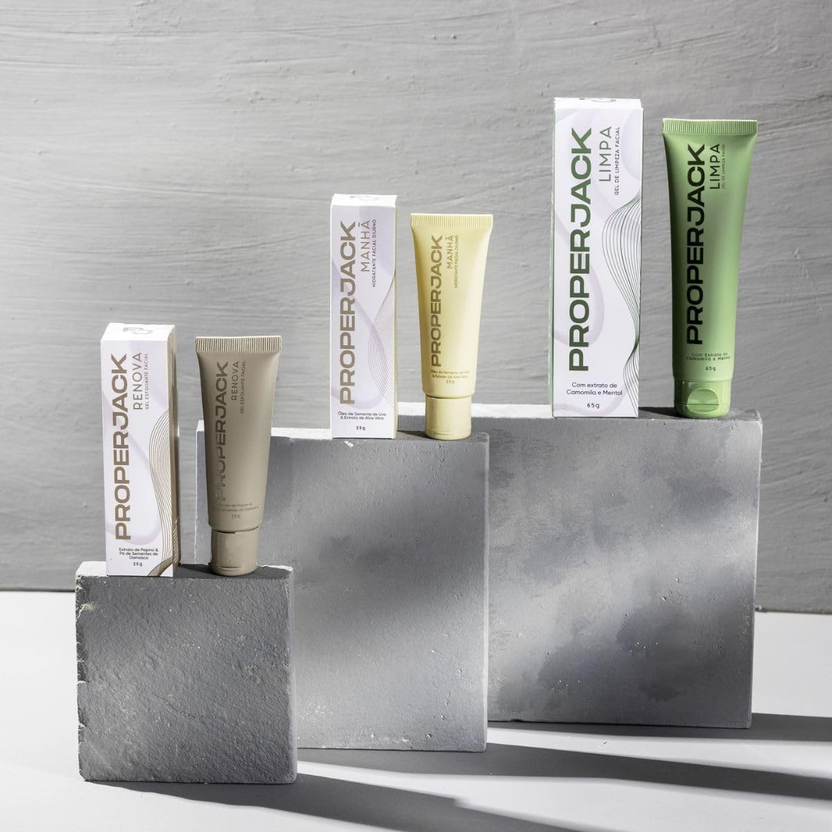 Trio Cuidado Facial – Proper Jack – Kit Skincare Masculino – Solução para Saúde Geral da Pele em promoção! Veja a oferta e mais achadinhos de Skincare masculino 4 Hoje é o melhor dia para comprar Trio Cuidado Facial – Proper Jack – Kit Skincare Masculino – Solução para Saúde Geral da Pele com aquele preço maroto! Promoção! Aproveite a oferta! 4