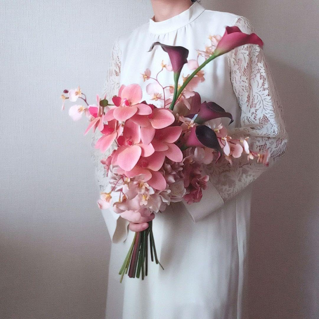 作者不明 バラ 花束 油彩画 装飾フレーム付き 薔薇 作者不明 バラ 花束 油彩画 装飾フレーム付き 薔薇 美しい花束の油彩画