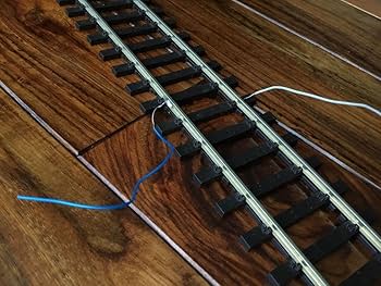 PECO Oゲージ フレキシブルレール SL-700FB 4本、ジョイント付き Amazon | PECO Oゲージ フレキシブルレール SL-700FB 4本