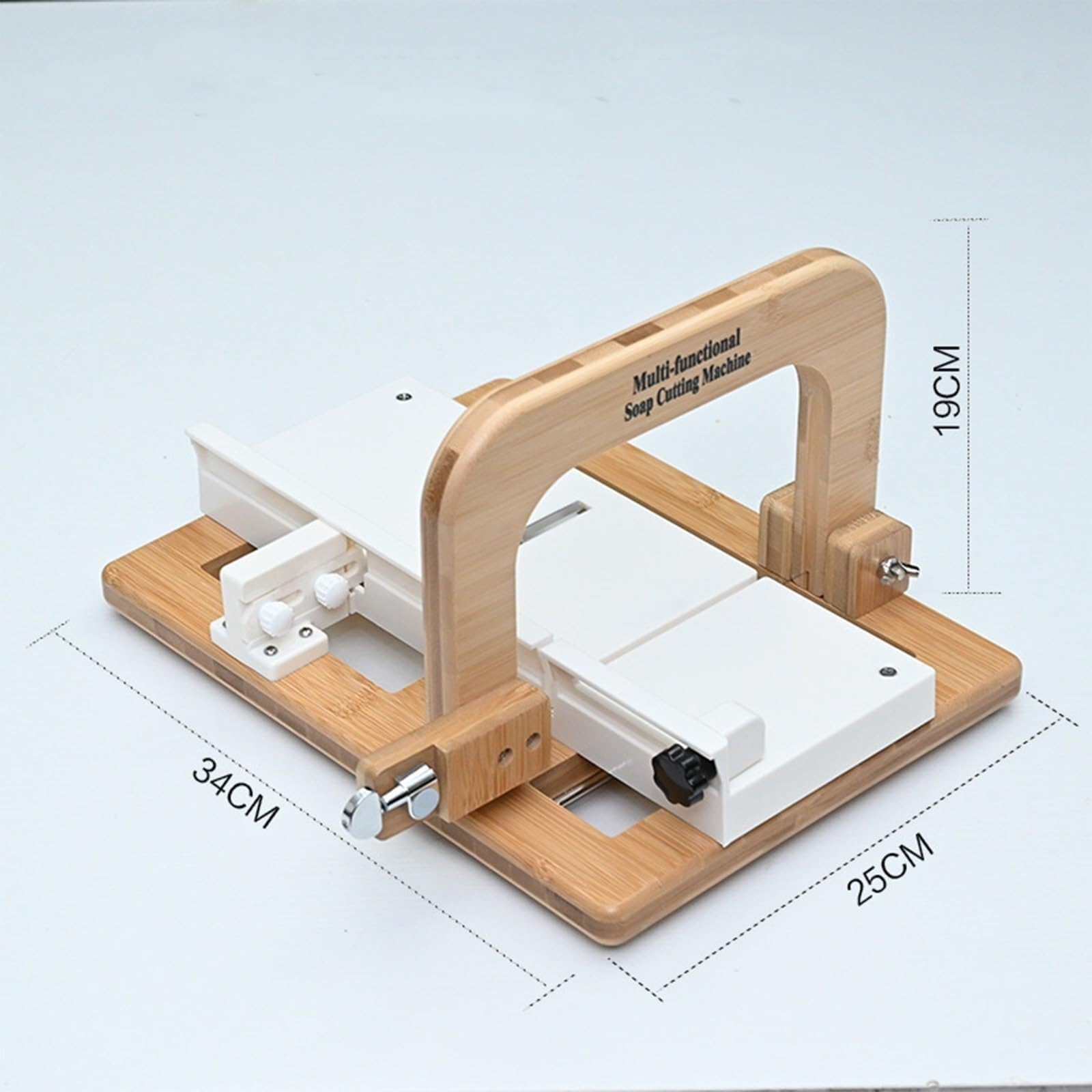 Cortador de jabón de bambú – Grosor ajustable con borde chaflán y 4 cuchillos de modelado para jabón DIY, queso y mantequilla – Herramienta profesional