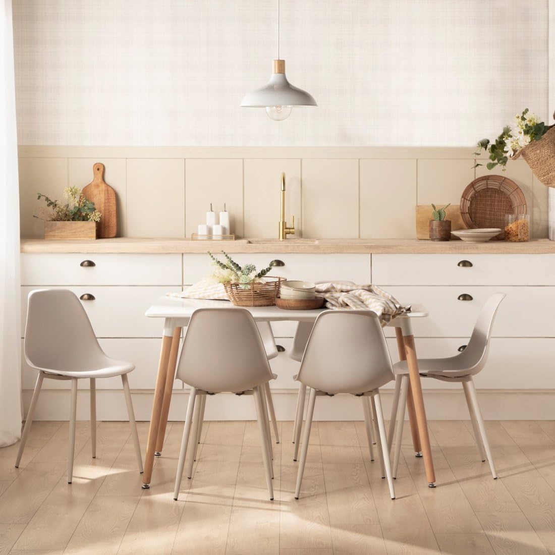 KLAST Pack de 6 sillas de Comedor Nina en Polipropileno Beige, Ligeras y funcionales, aptas para Exteriores, con Alta Durabilidad y fácil Mantenimiento