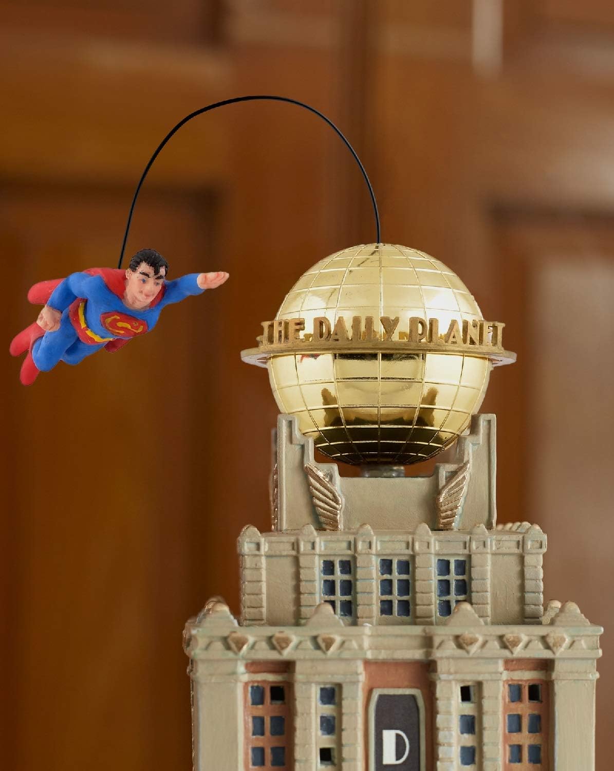 Dept 56 The Daily Planet building with SUPERMAN New in box 16.14 in tall LED Lighted DC Comics MAN OF STEEL