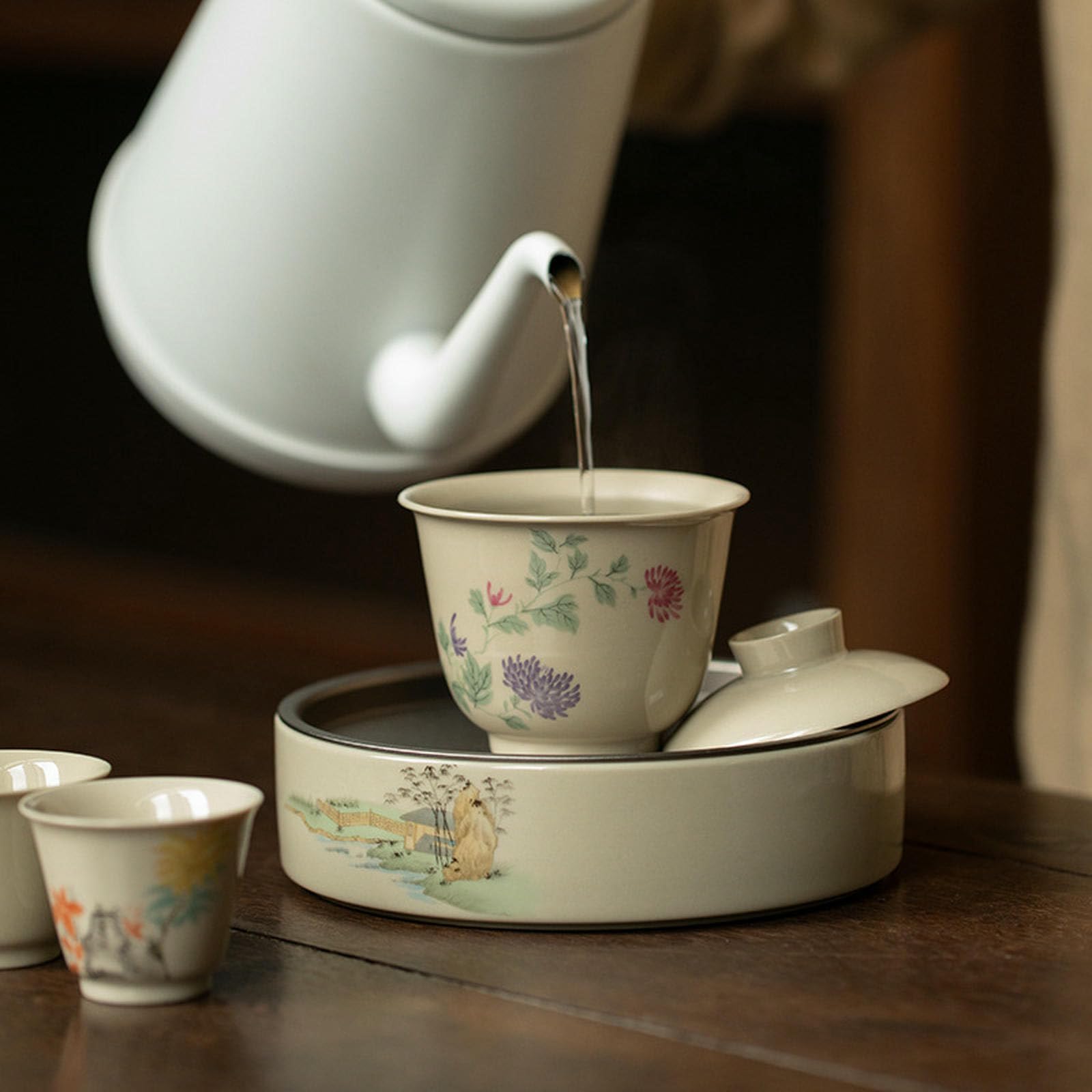 Chińska retro drewniana miseczka z szarą szkliwioną ceramiczną pokrywką, zestaw do herbaty Kung Fu, chiński sposób parzenia herbaty - ręka Buddy