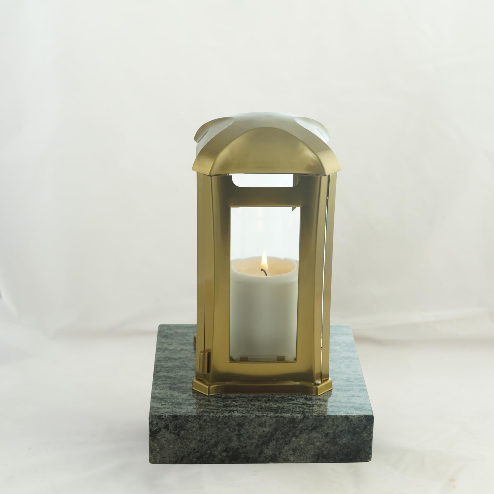 designgrab Lampa nagrobna Venezia ze stali szlachetnej w kolorze złota-brązu i cokołem granitowym, oliwkowa zieleń
