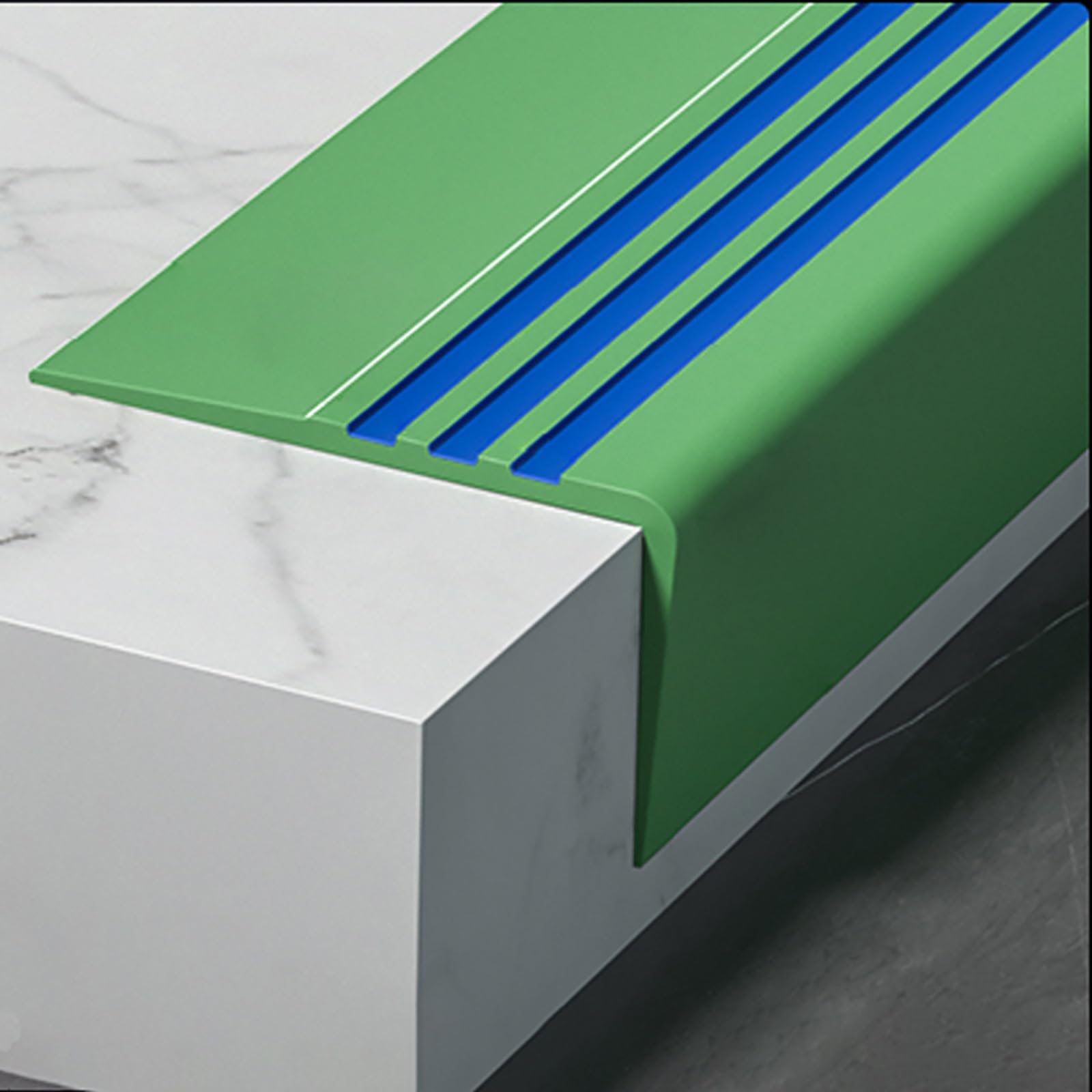 Selbstklebender, rutschfester Treppenkantenschutz – flexible Gummikantenleiste for Treppen, 1 Stück(Green,L 13m)