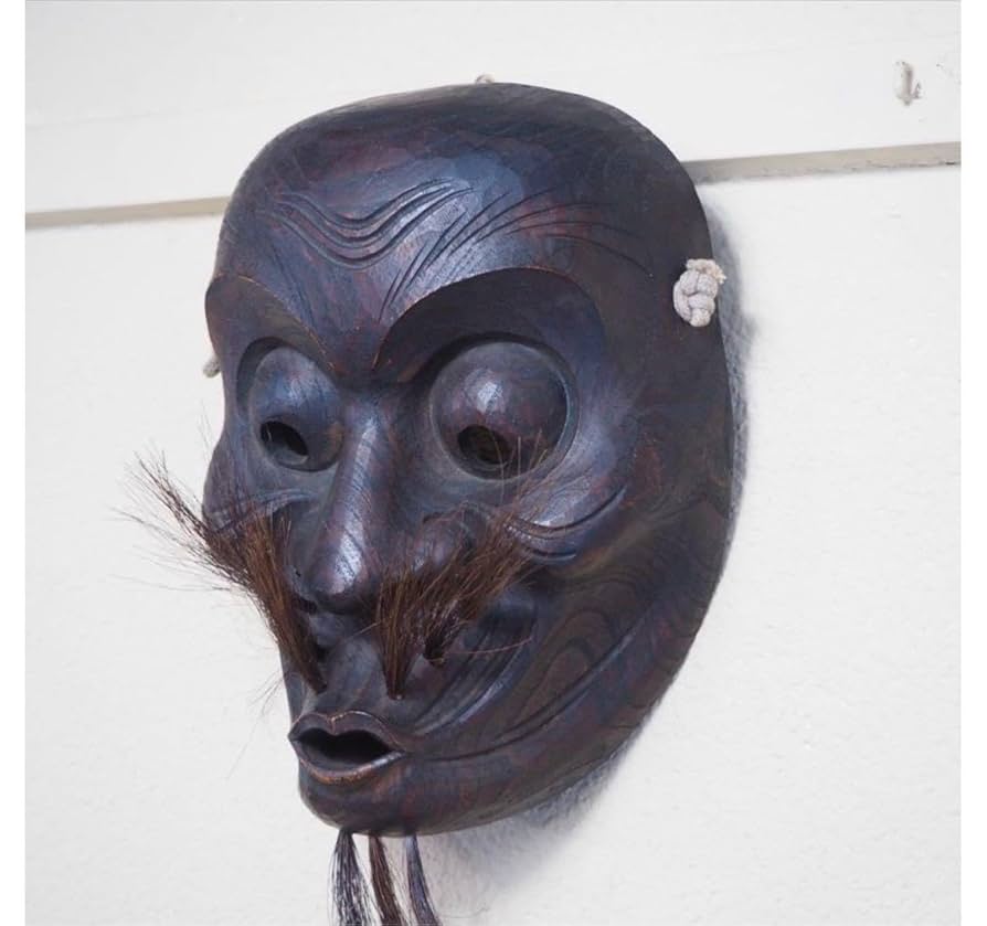 Amazon.co.jp: 時代物 木彫り狂言面 うそぶき 空吹 能面 : おもちゃ