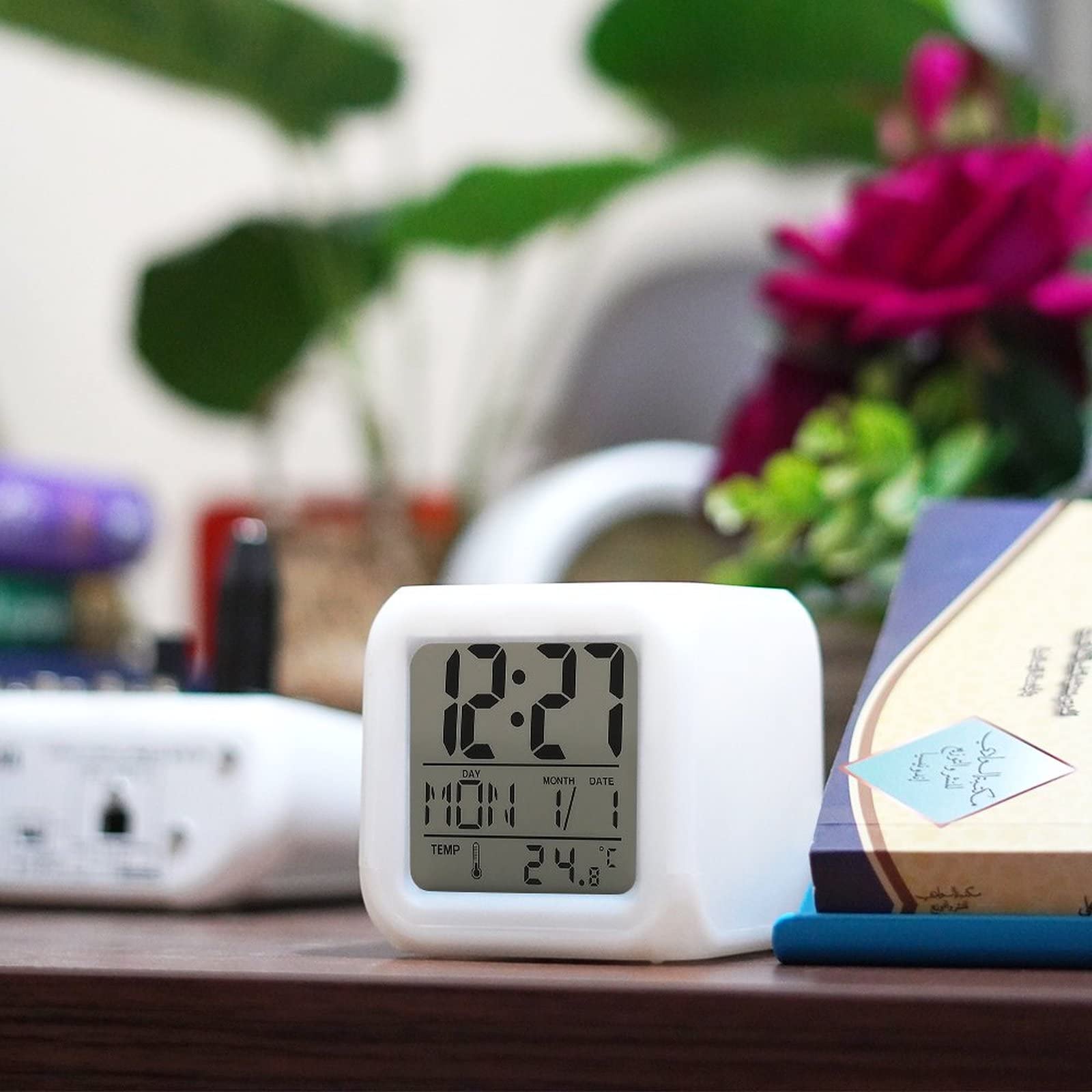 Amazon.co.jp: モンチッチ (17) カラフルな色が変わる目覚まし時計