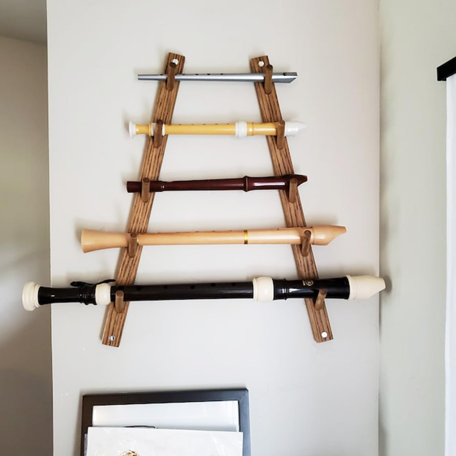 DAUCHVNY Flute Wall Mount Stand, Wooden Flute Stand for Long and Short Flutes, Display and Storage Stand for Flutes, Wall-Mounted Musical Instrument Stand for All Flutes (Flute Not Included)