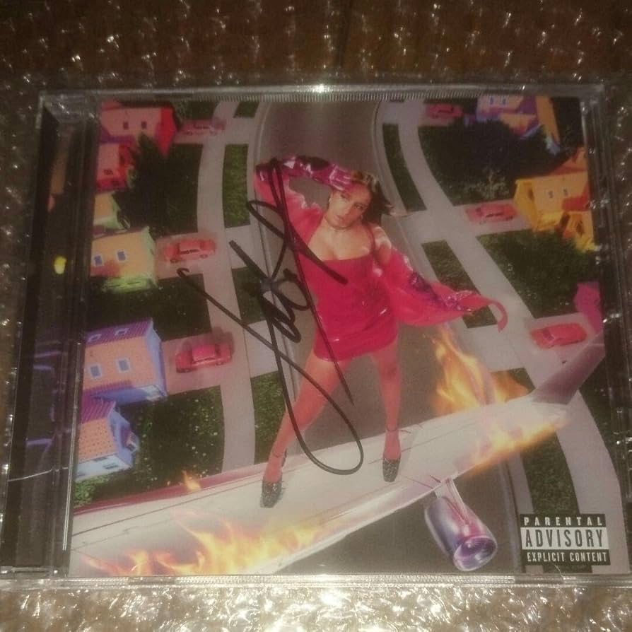 Amazon.co.jp: Tate McRae 直筆サイン入りCD : おもちゃ