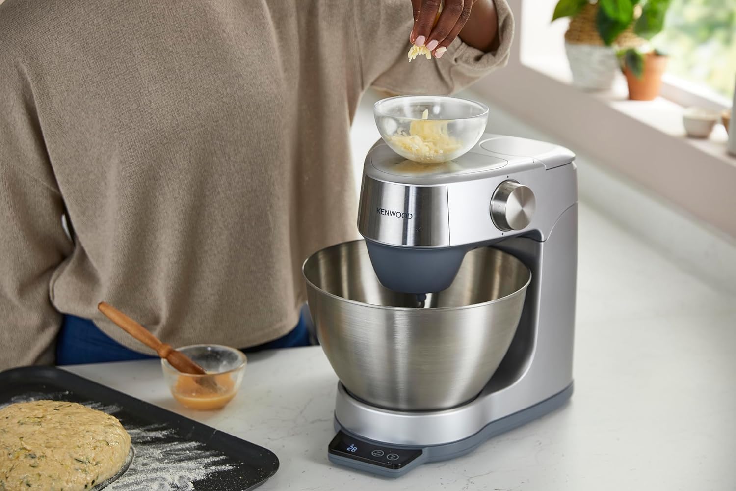 Kenwood Prospero+ KHC29A.O0SI Robot de Cuisine, Bol en Inox 4,3 L, avec Batteur K, Crochet et Fouet, Mixeur en Verre, Robot Culinaire 3 Disques, Presse Agrumes et Balance