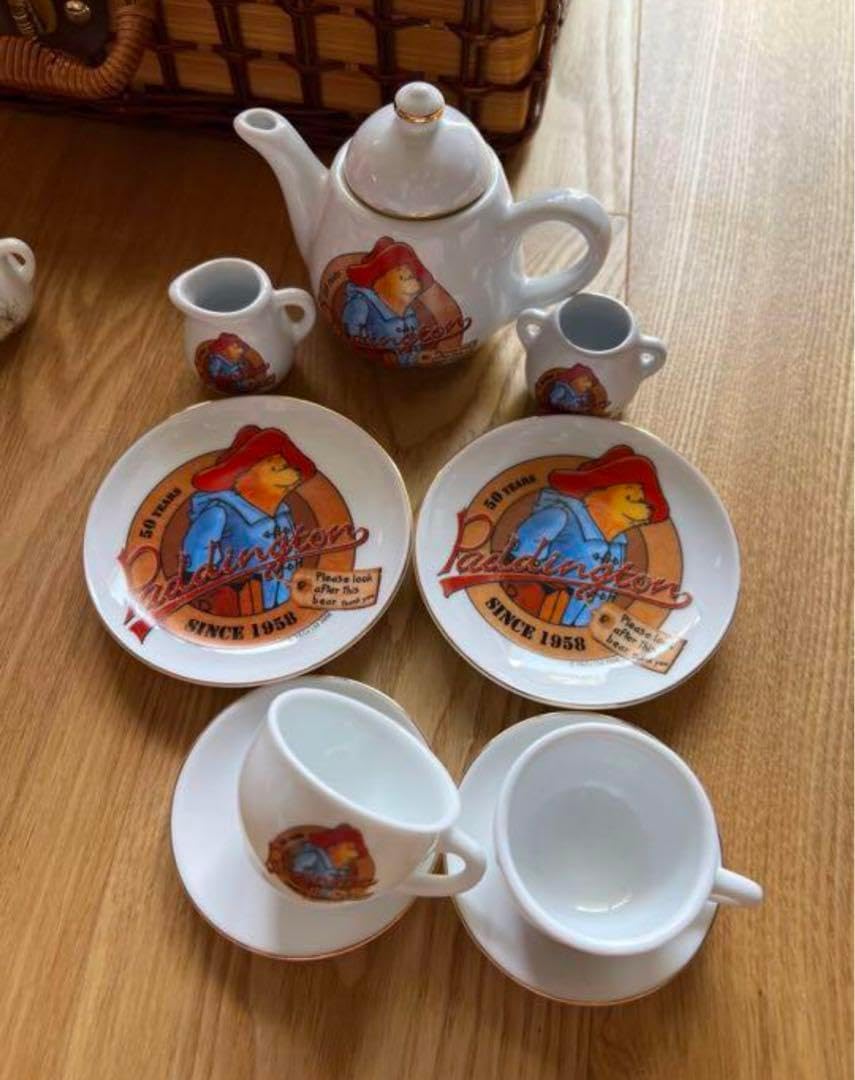 Reutter Pozellan ミニチュア食器とピクニックバスケット