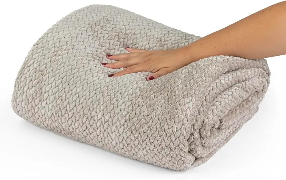 Cobertor Grosso Toque Aveludado Ultra Soft 280grs 3D Relevo Manta Macio e Quente (Casal, Liss Caqui)