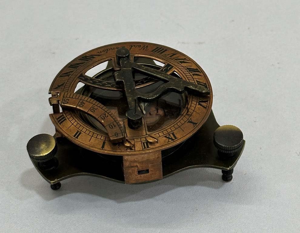 Brújula de latón sólido con reloj solar de 2.5 pulgadas miniatura 6