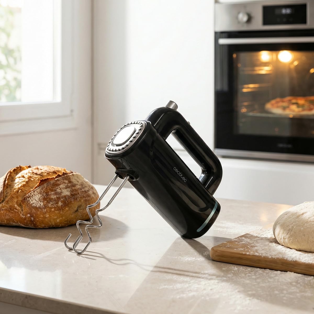 Cecotec Mikser ręczny PowerTwist 300. 300 W, 5 prędkości, precyzyjna trzepaczka do ubijania, hak do ugniatania, przycisk wysuwania QuickOut, do pieczenia i ciasta, kremów i ciast