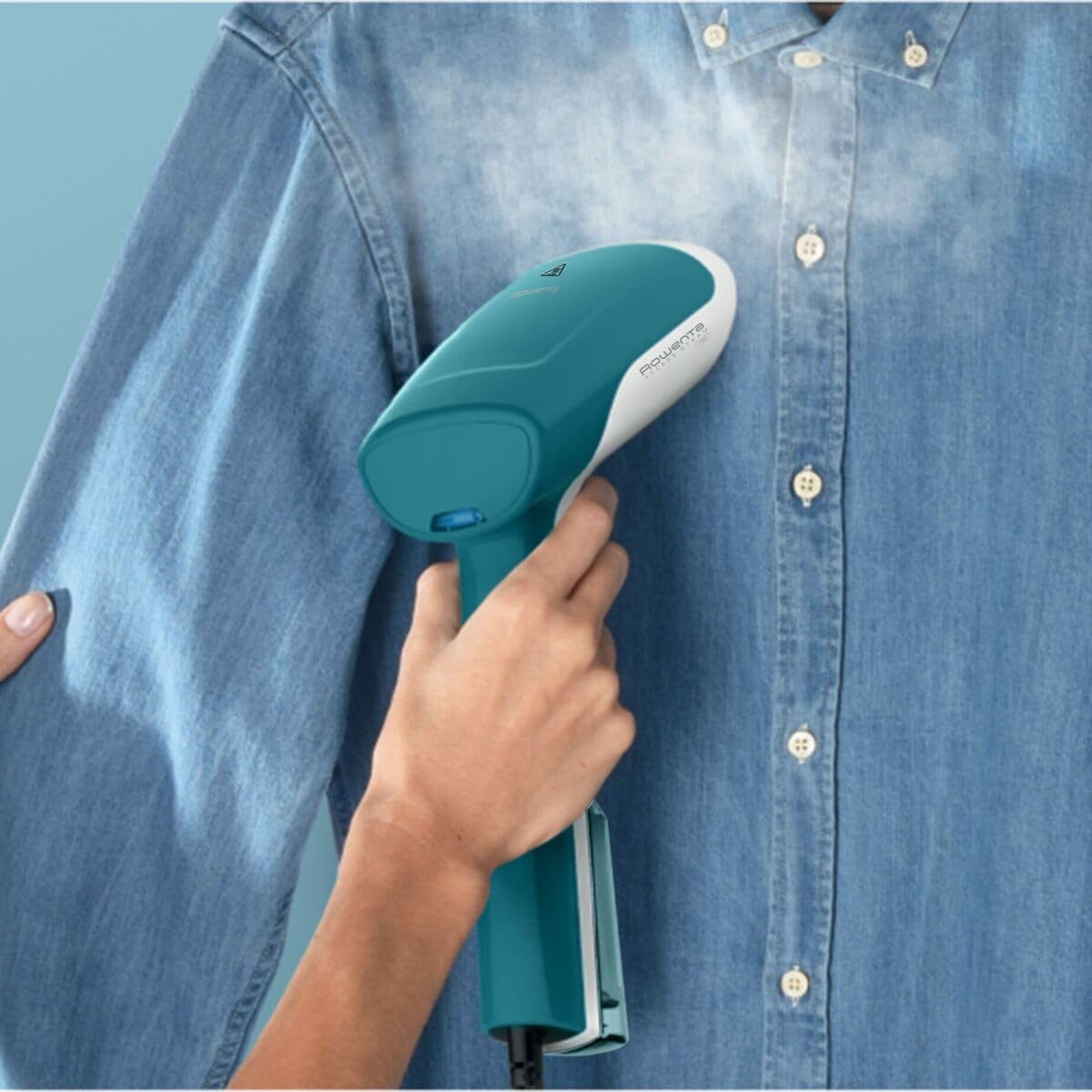 Rowenta Access Steam First DR6130 - Cepillo de vapor, plancha vertical 1300 W, depósito 70 ml, elimina arrugas, olores y desinfecta, accesorio prendas delicadas y gruesas, cable de 2.6 m, blanco azul