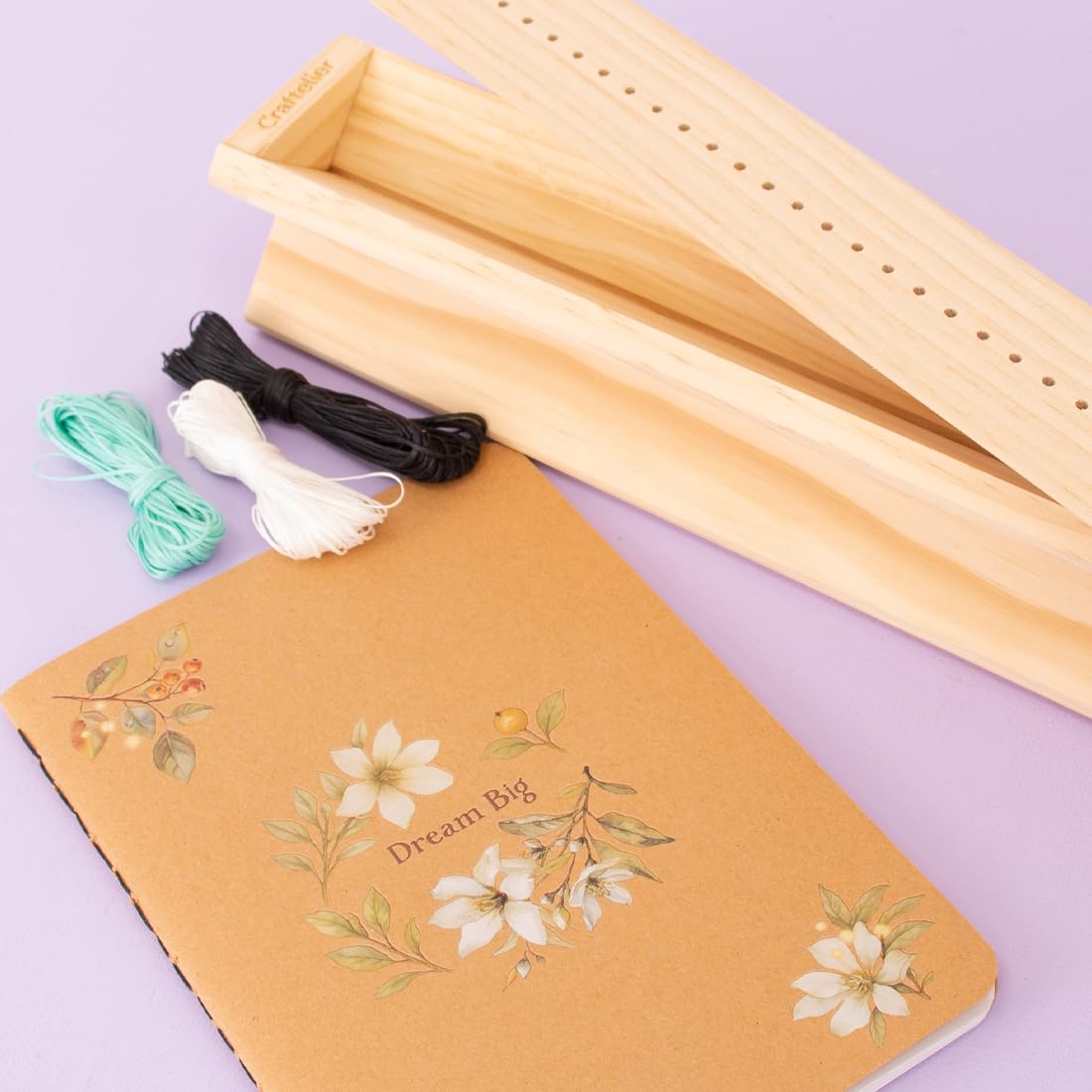 Craftelier - Kit per Rilegatura Libri, Supporto di Perforazione in Legno con Punzone, Aghi e Fili Cerati, Strumenti per Scrapbooking, Quaderni e Libri Fatti a Mano DIY