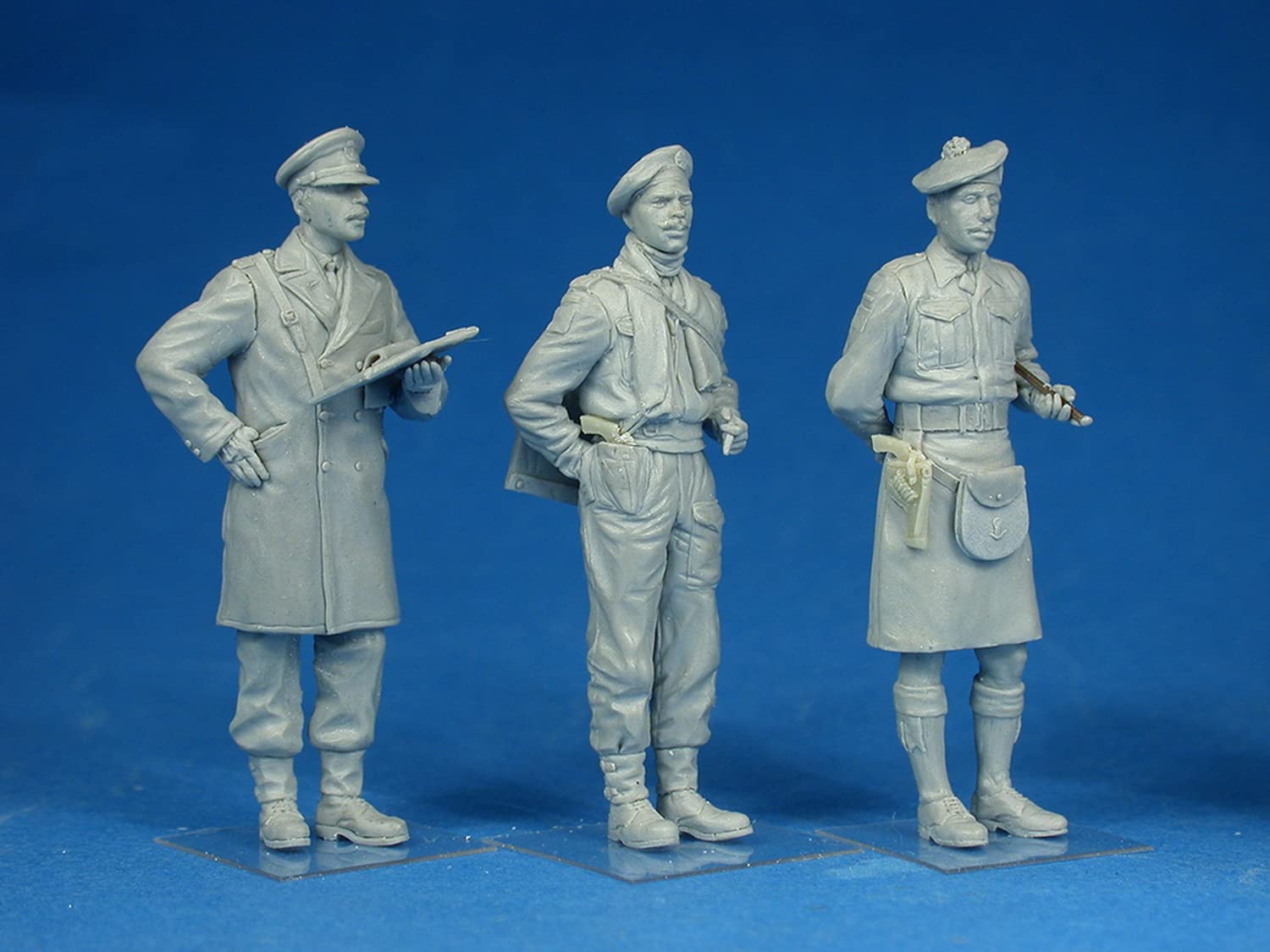 Amazon | ミニアート 1/35 イギリス士官 5体入り プラモデル