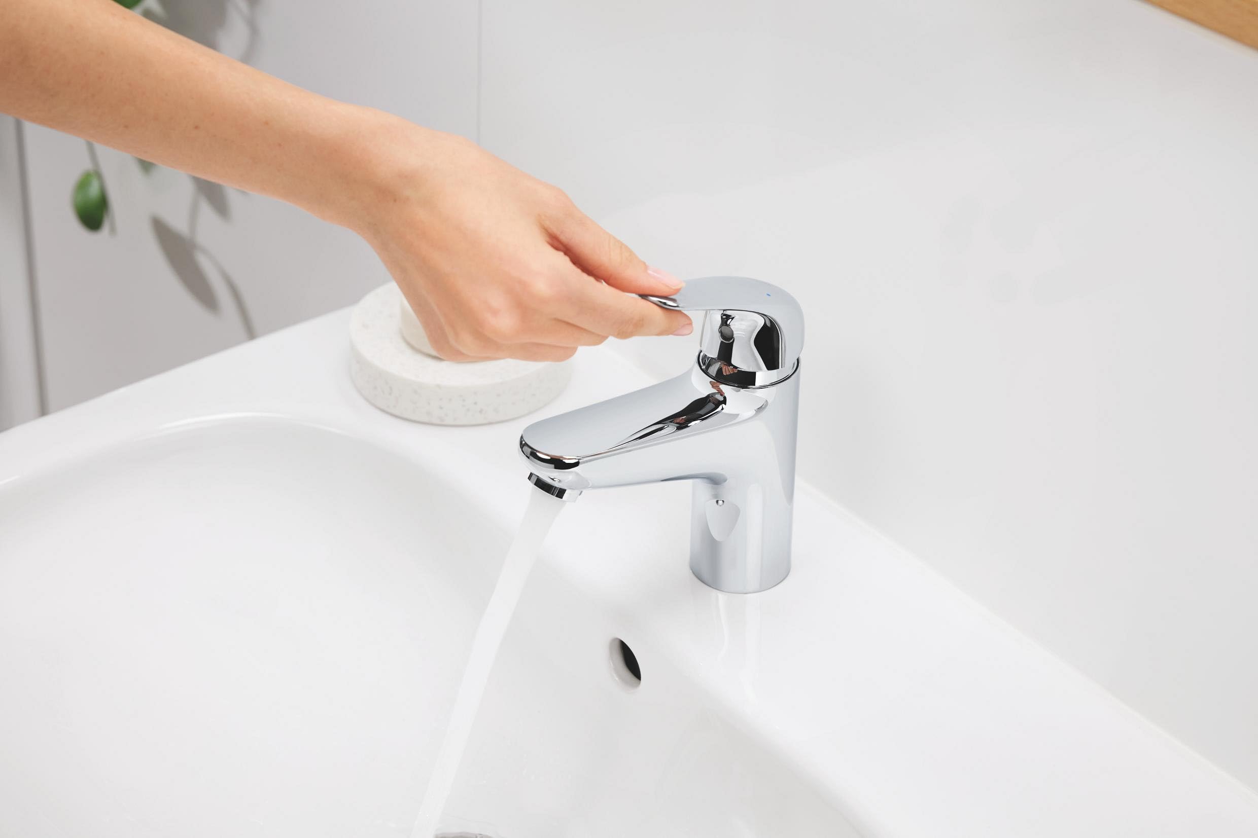 GROHE Swift, armatura bidetowa, oszczędzająca wodę (prysznic WC do łazienki, mysz z przegubem kulowym, odpływ z drążkiem, wysokość 15 cm, z narzędziem 3 w 1, łatwa instalacja), chrom, 24332001