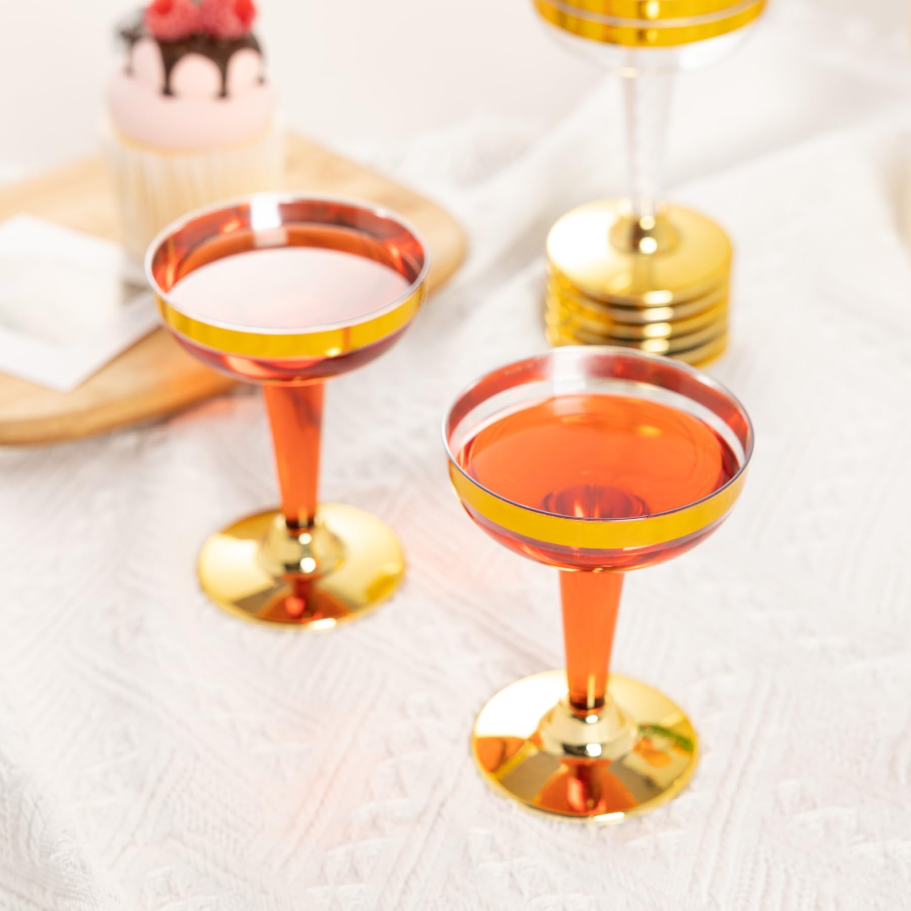 Lullaby Paquete de 50 copas de champán desechables de 5 onzas con borde dorado, elegantes, irrompibles y transparentes, perfectas para bodas, fiestas, cumpleaños y ocasiones especiales