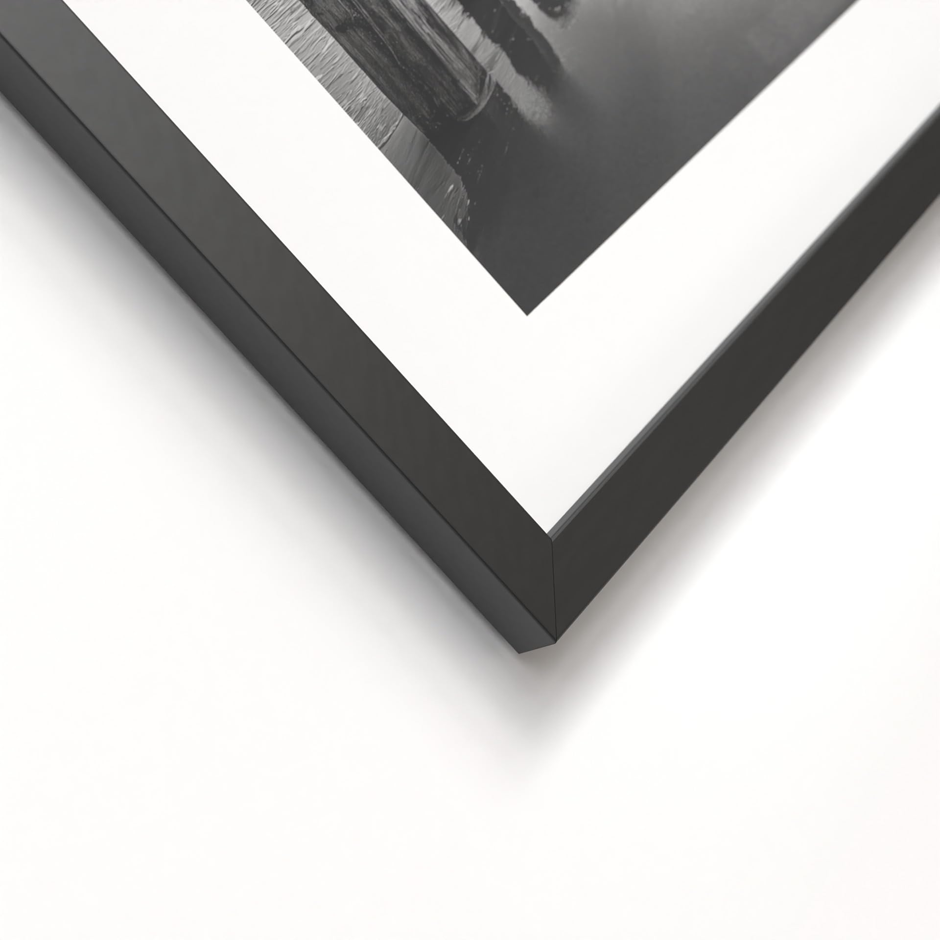 STYLER Bilder Set Windy Sea 3x 30x30 cm (AUFHÄNGFERTIG) mit schwarzem Holzrahmen – Schwarz Weiß Meer Wandbilder – Maritime Fotografie Poster Modern Minimalistisch